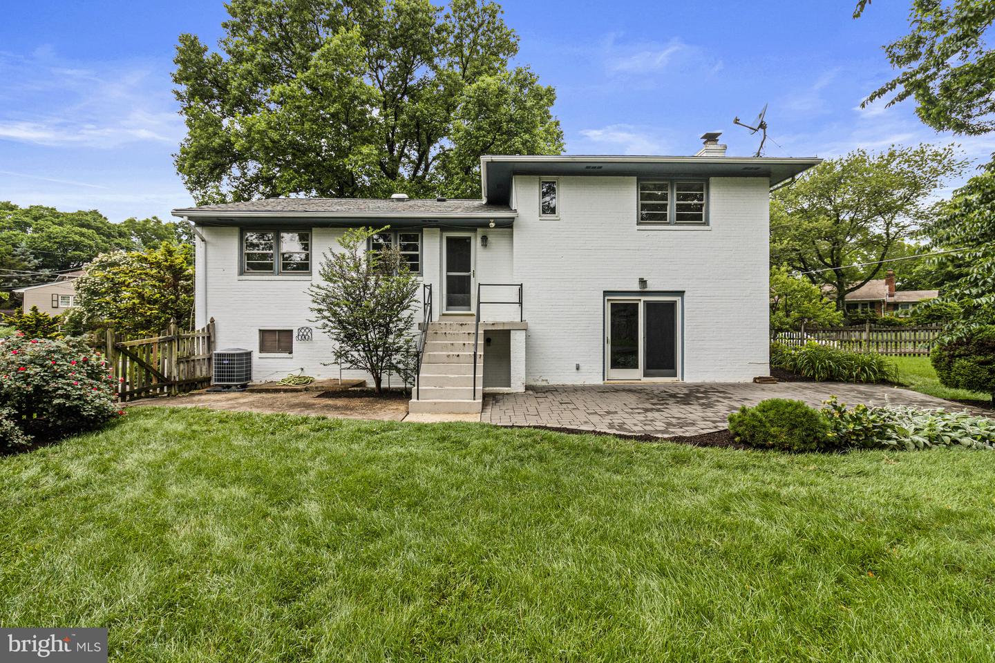 7119 SEA CLIFF RD, MCLEAN, Virginia 22101, 4 Bedrooms Bedrooms, ,3 BathroomsBathrooms,Residential,For sale,7119 SEA CLIFF RD,VAFX2248330 MLS # VAFX2248330