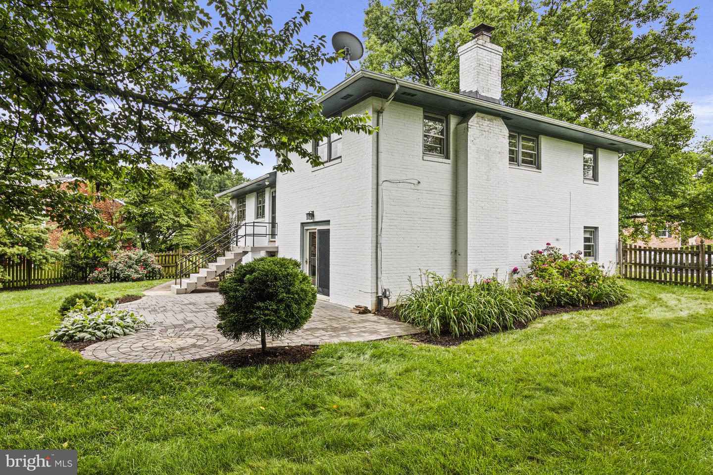 7119 SEA CLIFF RD, MCLEAN, Virginia 22101, 4 Bedrooms Bedrooms, ,3 BathroomsBathrooms,Residential,For sale,7119 SEA CLIFF RD,VAFX2248330 MLS # VAFX2248330