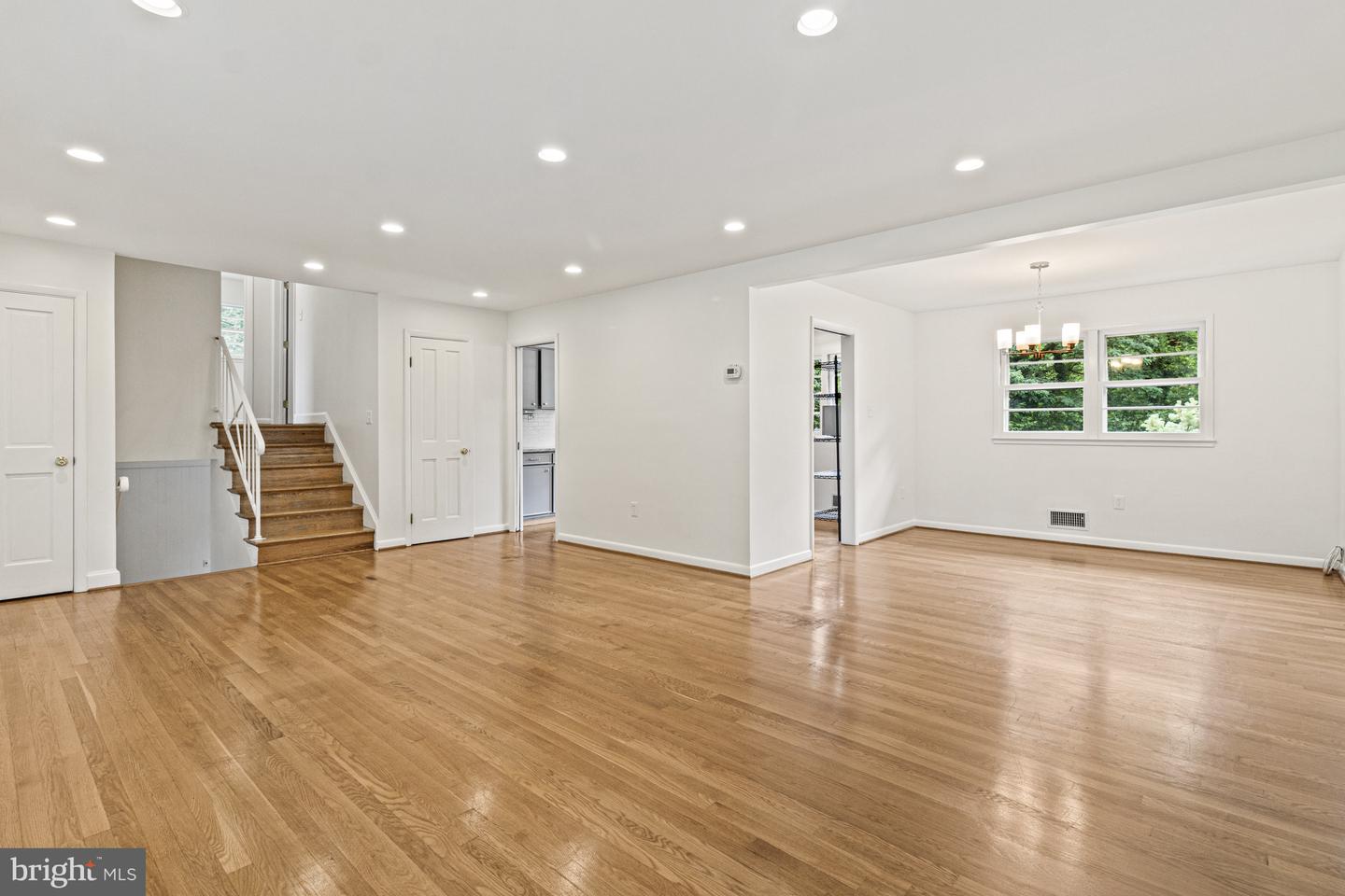 7119 SEA CLIFF RD, MCLEAN, Virginia 22101, 4 Bedrooms Bedrooms, ,3 BathroomsBathrooms,Residential,For sale,7119 SEA CLIFF RD,VAFX2248330 MLS # VAFX2248330