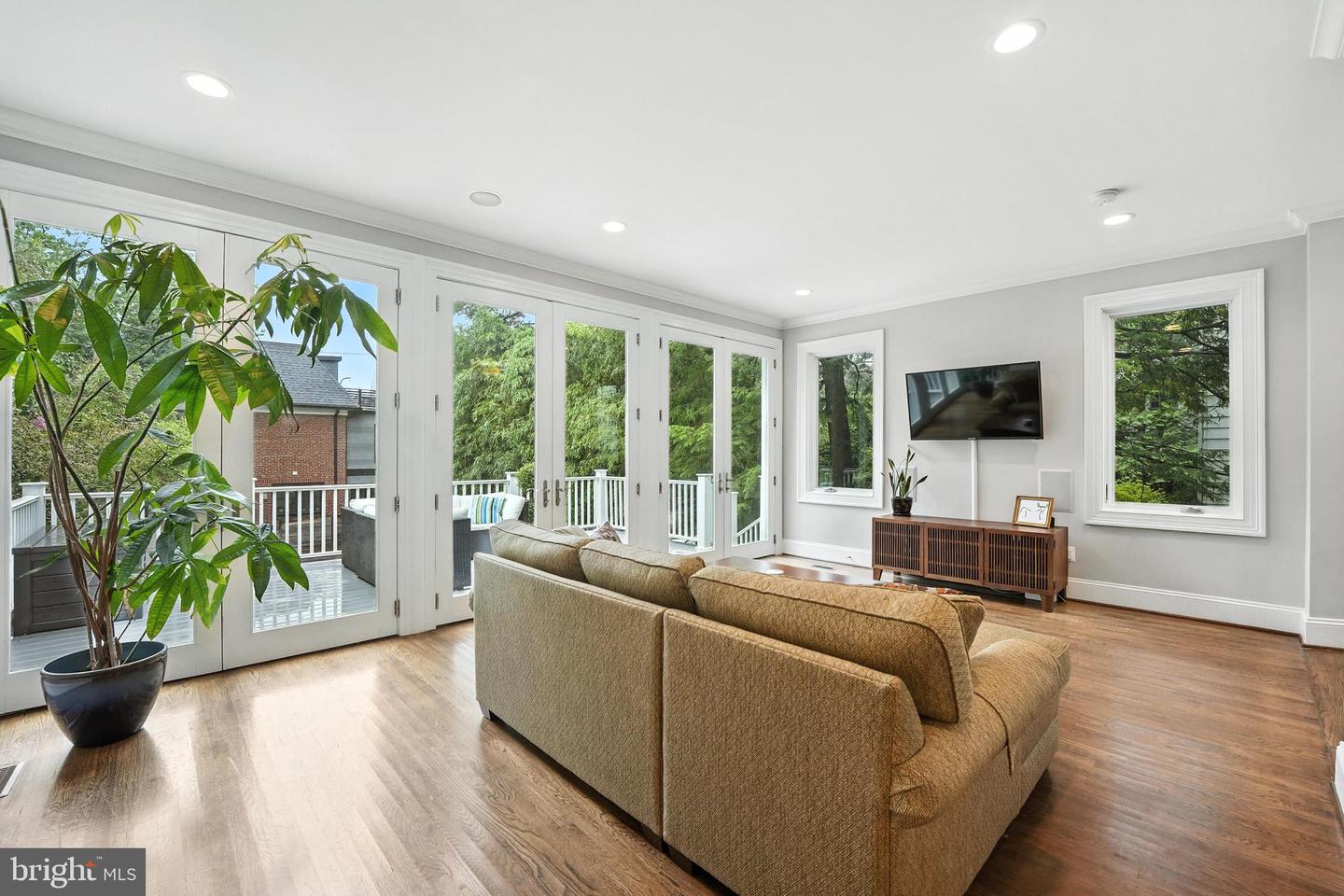 3831 FULTON ST NW, WASHINGTON, District Of Columbia 20007, 4 Bedrooms Bedrooms, ,4 BathroomsBathrooms,Residential,For sale,3831 FULTON ST NW,DCDC2206436 MLS # DCDC2206436