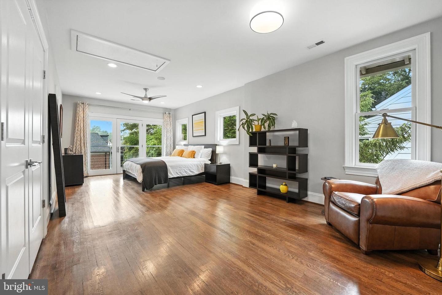 3831 FULTON ST NW, WASHINGTON, District Of Columbia 20007, 4 Bedrooms Bedrooms, ,4 BathroomsBathrooms,Residential,For sale,3831 FULTON ST NW,DCDC2206436 MLS # DCDC2206436