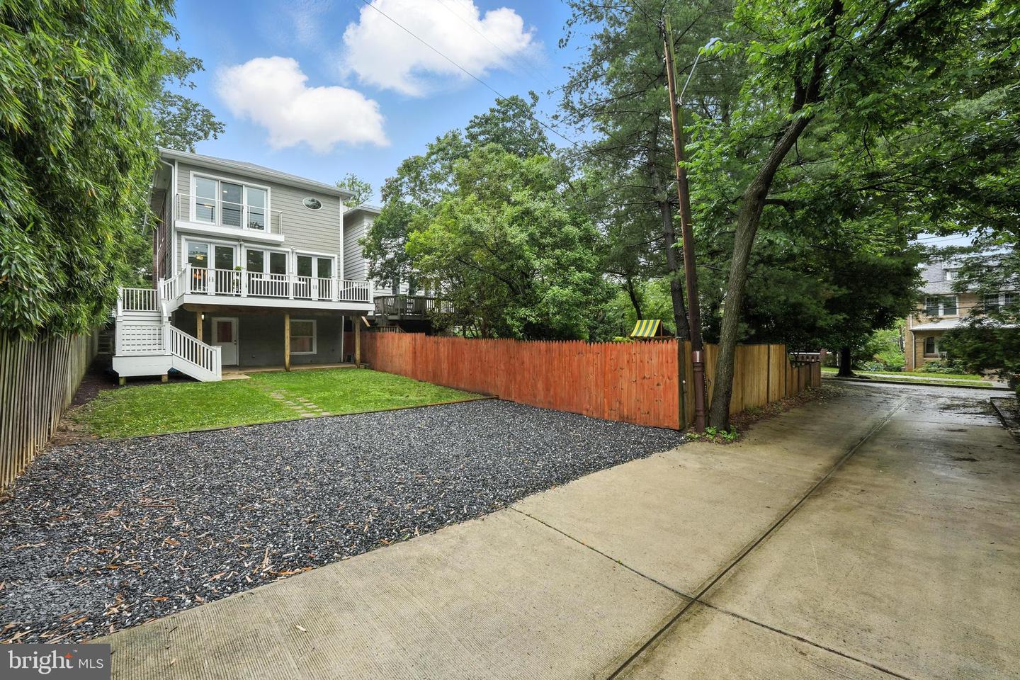 3831 FULTON ST NW, WASHINGTON, District Of Columbia 20007, 4 Bedrooms Bedrooms, ,4 BathroomsBathrooms,Residential,For sale,3831 FULTON ST NW,DCDC2206436 MLS # DCDC2206436