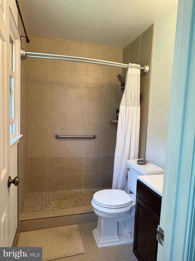 4105 SUNBURST CT, ALEXANDRIA, Virginia 22303, 3 Bedrooms Bedrooms, ,2 BathroomsBathrooms,Residential,For sale,4105 SUNBURST CT,VAFX2248920 MLS # VAFX2248920