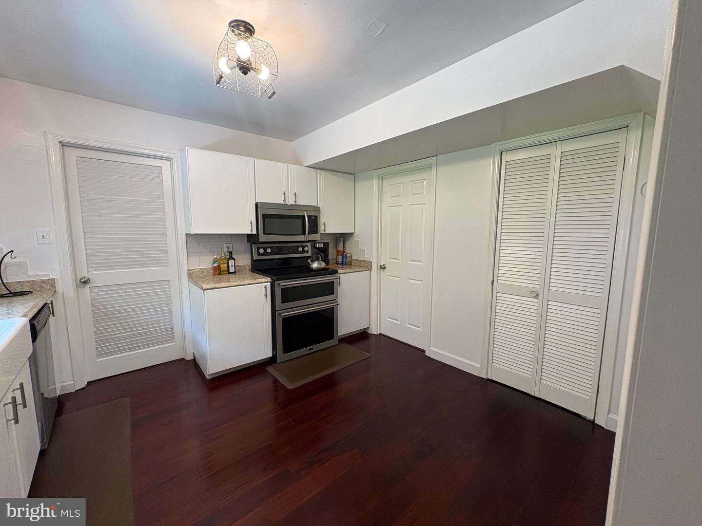 4105 SUNBURST CT, ALEXANDRIA, Virginia 22303, 3 Bedrooms Bedrooms, ,2 BathroomsBathrooms,Residential,For sale,4105 SUNBURST CT,VAFX2248920 MLS # VAFX2248920
