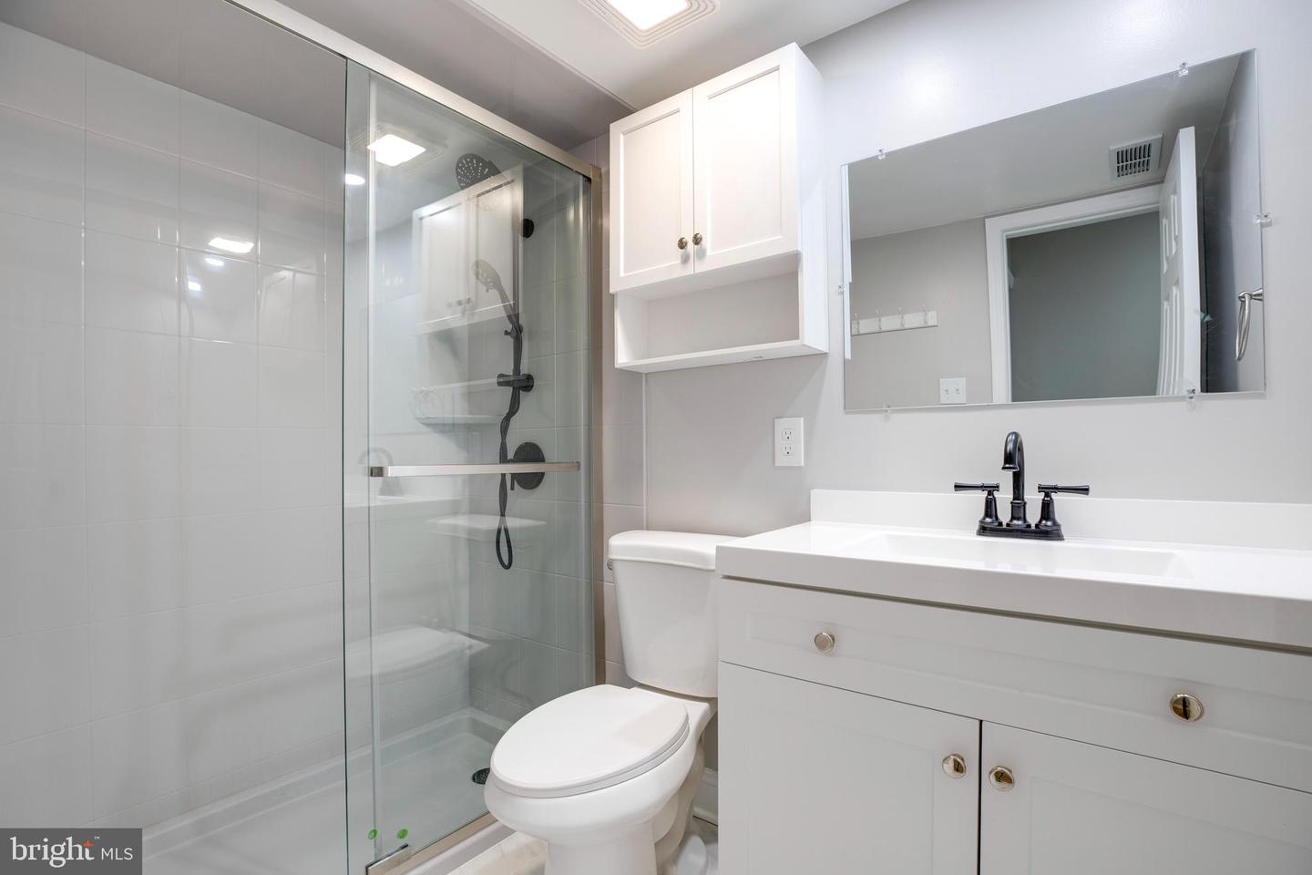 9704 KINGSBRIDGE DR #203, FAIRFAX, Virginia 22031, 1 Bedroom Bedrooms, ,1 BathroomBathrooms,Residential,For sale,9704 KINGSBRIDGE DR #203,VAFX2248978 MLS # VAFX2248978