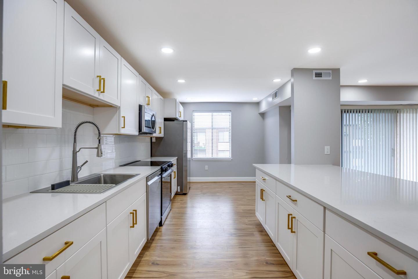 9704 KINGSBRIDGE DR #203, FAIRFAX, Virginia 22031, 1 Bedroom Bedrooms, ,1 BathroomBathrooms,Residential,For sale,9704 KINGSBRIDGE DR #203,VAFX2248978 MLS # VAFX2248978