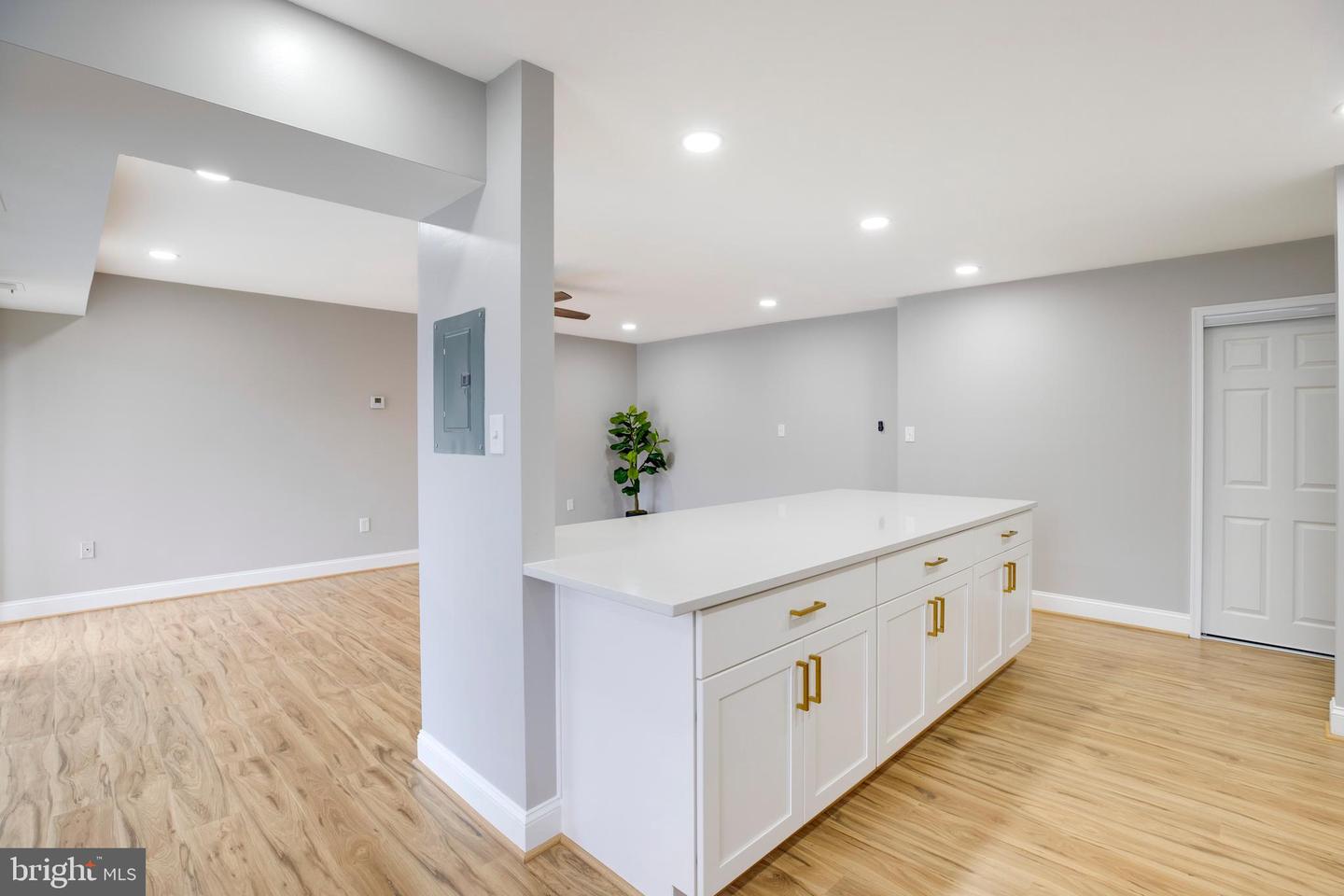 9704 KINGSBRIDGE DR #203, FAIRFAX, Virginia 22031, 1 Bedroom Bedrooms, ,1 BathroomBathrooms,Residential,For sale,9704 KINGSBRIDGE DR #203,VAFX2248978 MLS # VAFX2248978