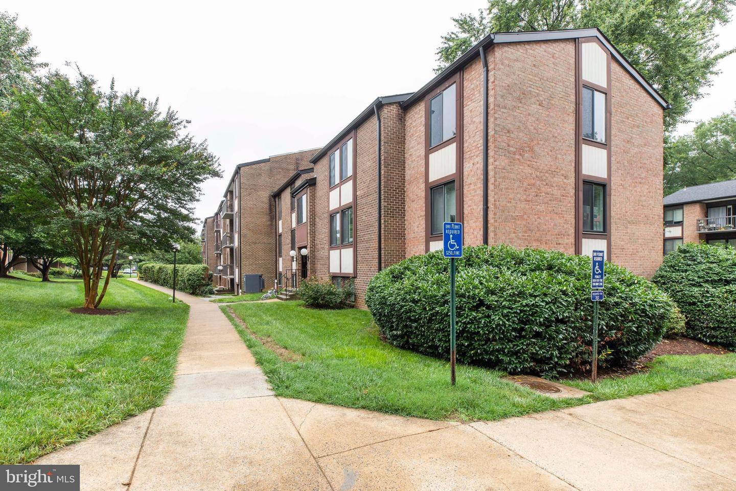 9704 KINGSBRIDGE DR #203, FAIRFAX, Virginia 22031, 1 Bedroom Bedrooms, ,1 BathroomBathrooms,Residential,For sale,9704 KINGSBRIDGE DR #203,VAFX2248978 MLS # VAFX2248978