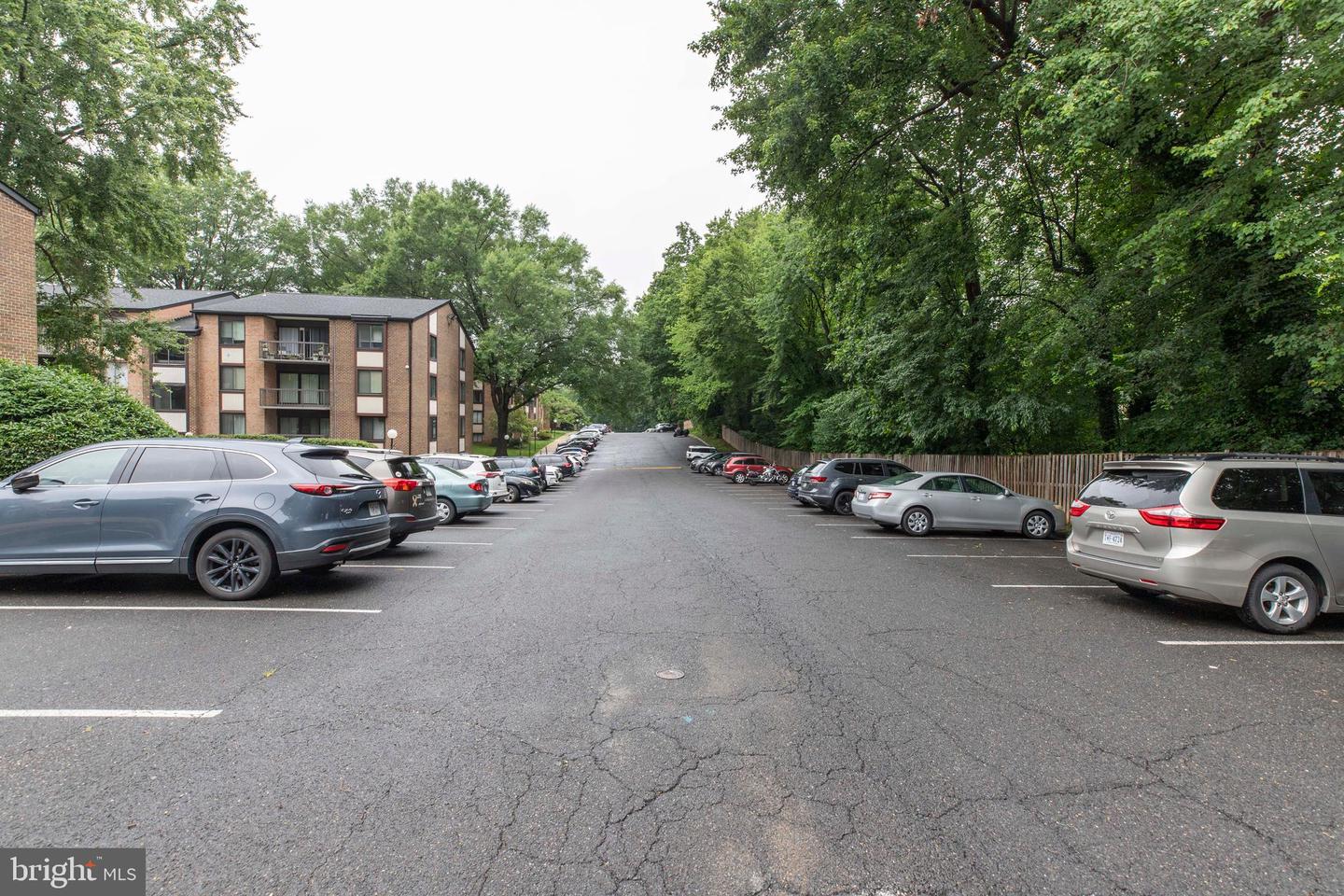 9704 KINGSBRIDGE DR #203, FAIRFAX, Virginia 22031, 1 Bedroom Bedrooms, ,1 BathroomBathrooms,Residential,For sale,9704 KINGSBRIDGE DR #203,VAFX2248978 MLS # VAFX2248978