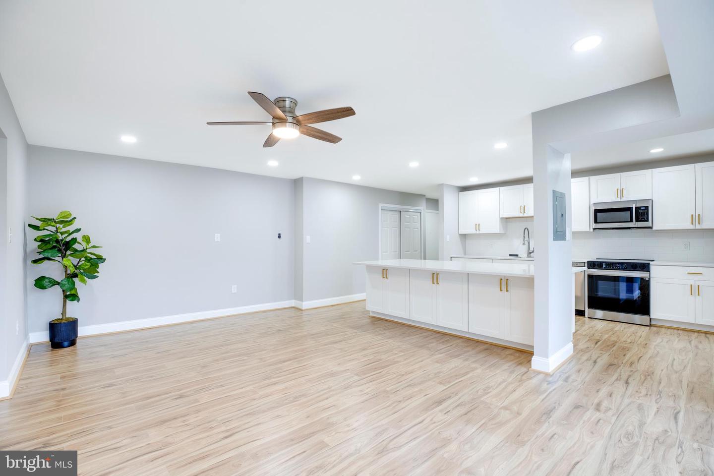 9704 KINGSBRIDGE DR #203, FAIRFAX, Virginia 22031, 1 Bedroom Bedrooms, ,1 BathroomBathrooms,Residential,For sale,9704 KINGSBRIDGE DR #203,VAFX2248978 MLS # VAFX2248978