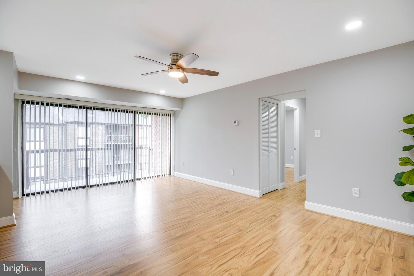 9704 KINGSBRIDGE DR #203, FAIRFAX, Virginia 22031, 1 Bedroom Bedrooms, ,1 BathroomBathrooms,Residential,For sale,9704 KINGSBRIDGE DR #203,VAFX2248978 MLS # VAFX2248978