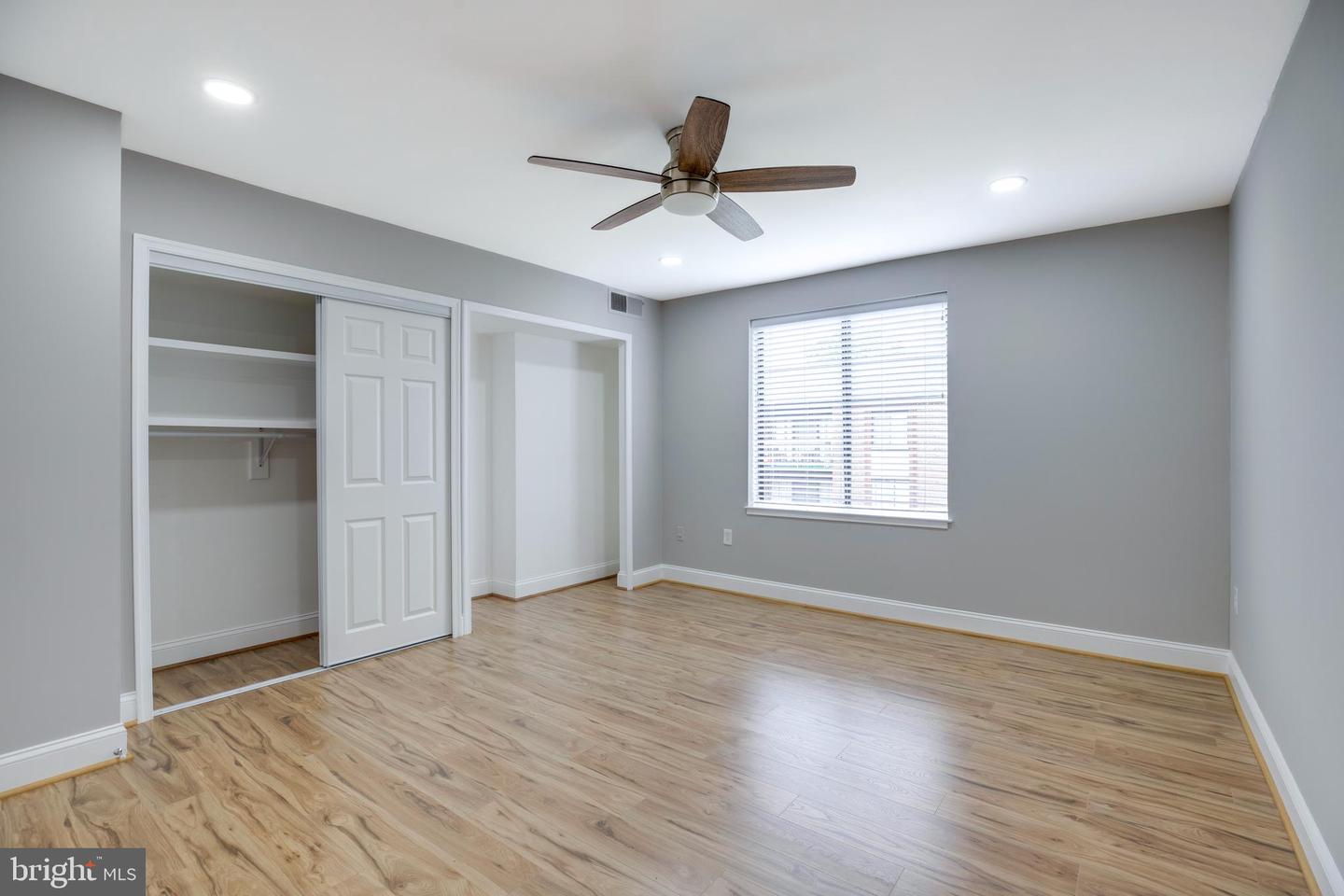 9704 KINGSBRIDGE DR #203, FAIRFAX, Virginia 22031, 1 Bedroom Bedrooms, ,1 BathroomBathrooms,Residential,For sale,9704 KINGSBRIDGE DR #203,VAFX2248978 MLS # VAFX2248978