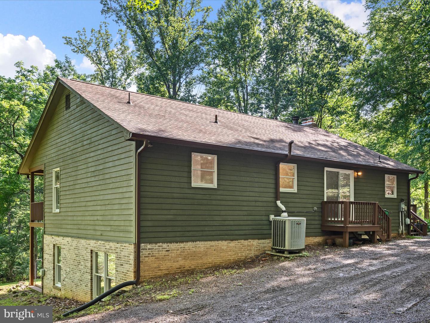 181 HIGH KNOB CT, FRONT ROYAL, Virginia 22630, 3 Bedrooms Bedrooms, ,2 BathroomsBathrooms,Residential,For sale,181 HIGH KNOB CT,VAWR2011524 MLS # VAWR2011524