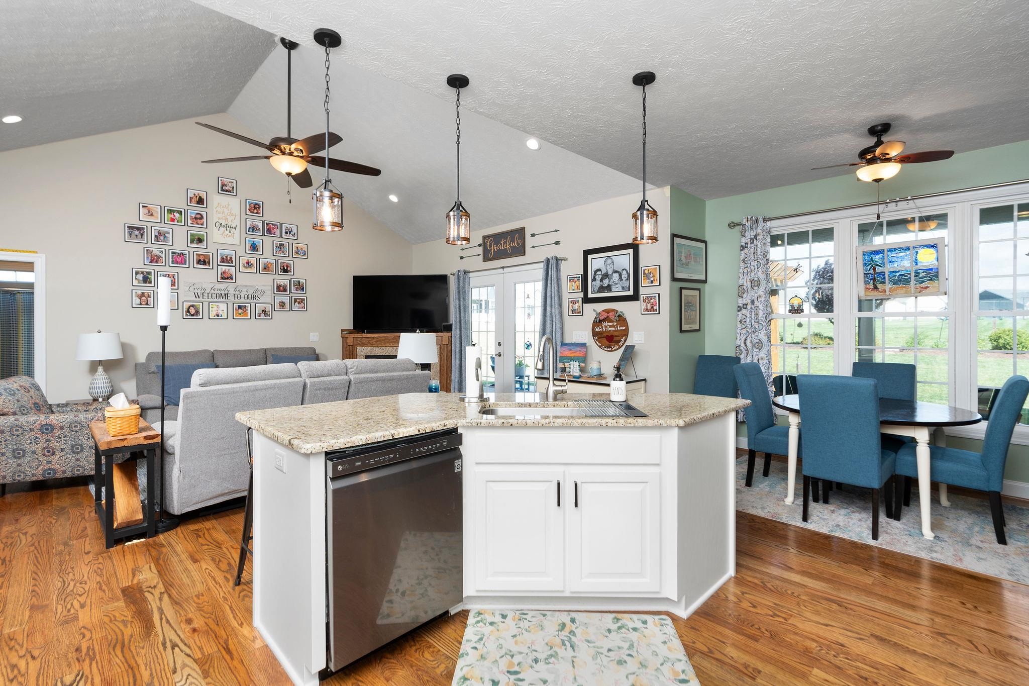 193 LOCUST GROVE LN, STUARTS DRAFT, Virginia 24477, 3 Bedrooms Bedrooms, ,2 BathroomsBathrooms,Residential,193 LOCUST GROVE LN,666006 MLS # 666006
