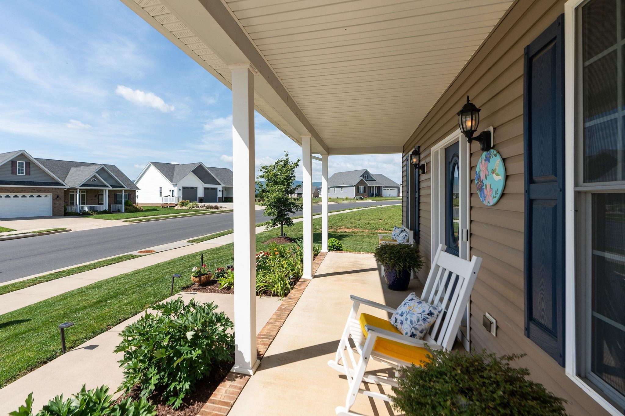 193 LOCUST GROVE LN, STUARTS DRAFT, Virginia 24477, 3 Bedrooms Bedrooms, ,2 BathroomsBathrooms,Residential,193 LOCUST GROVE LN,666006 MLS # 666006