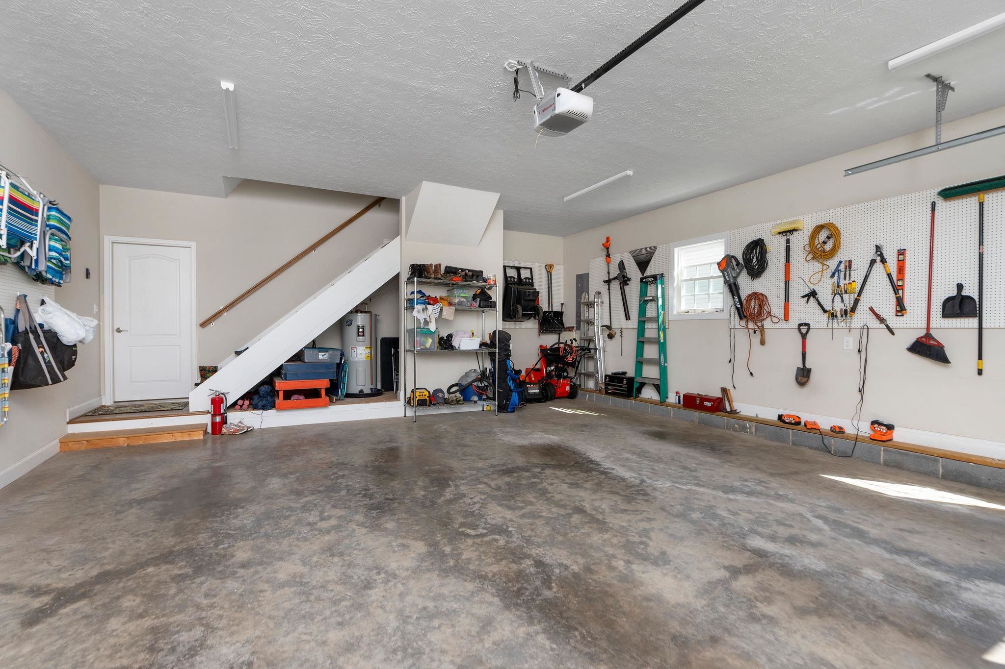 193 LOCUST GROVE LN, STUARTS DRAFT, Virginia 24477, 3 Bedrooms Bedrooms, ,2 BathroomsBathrooms,Residential,193 LOCUST GROVE LN,666006 MLS # 666006