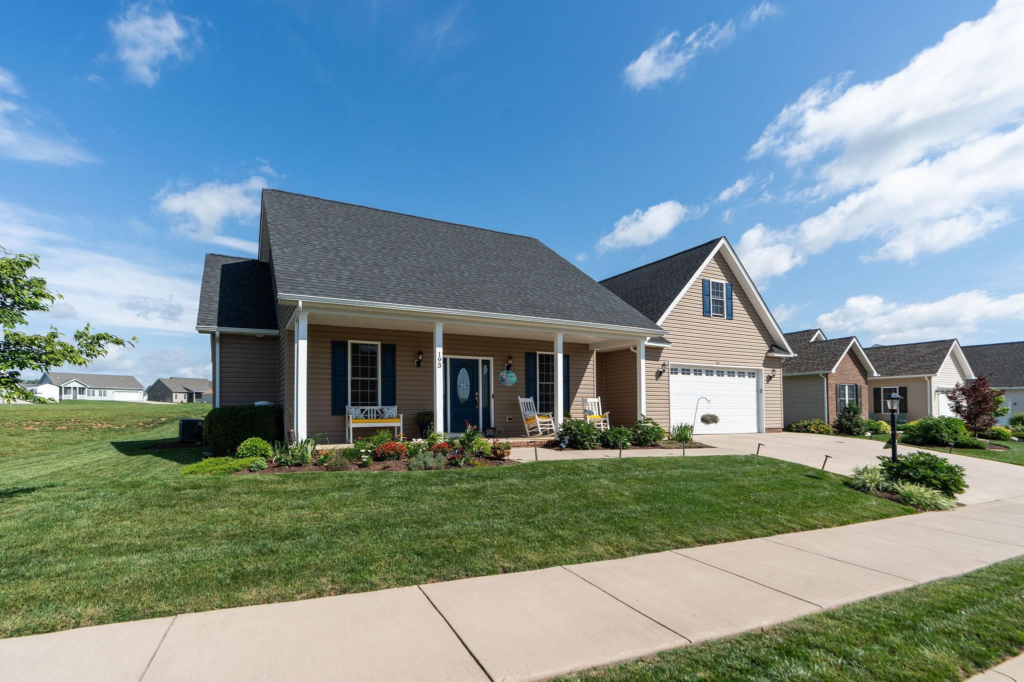193 LOCUST GROVE LN, STUARTS DRAFT, Virginia 24477, 3 Bedrooms Bedrooms, ,2 BathroomsBathrooms,Residential,193 LOCUST GROVE LN,666006 MLS # 666006