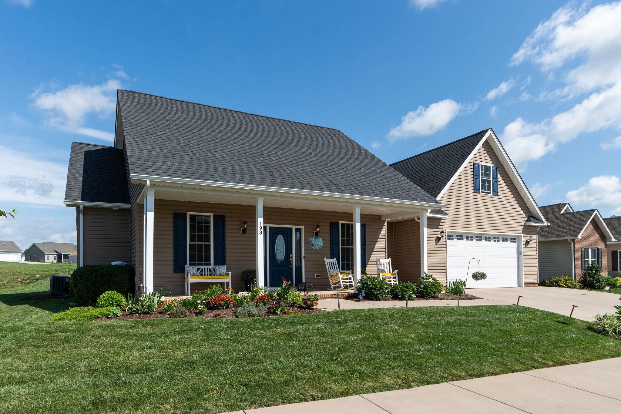 193 LOCUST GROVE LN, STUARTS DRAFT, Virginia 24477, 3 Bedrooms Bedrooms, ,2 BathroomsBathrooms,Residential,193 LOCUST GROVE LN,666006 MLS # 666006