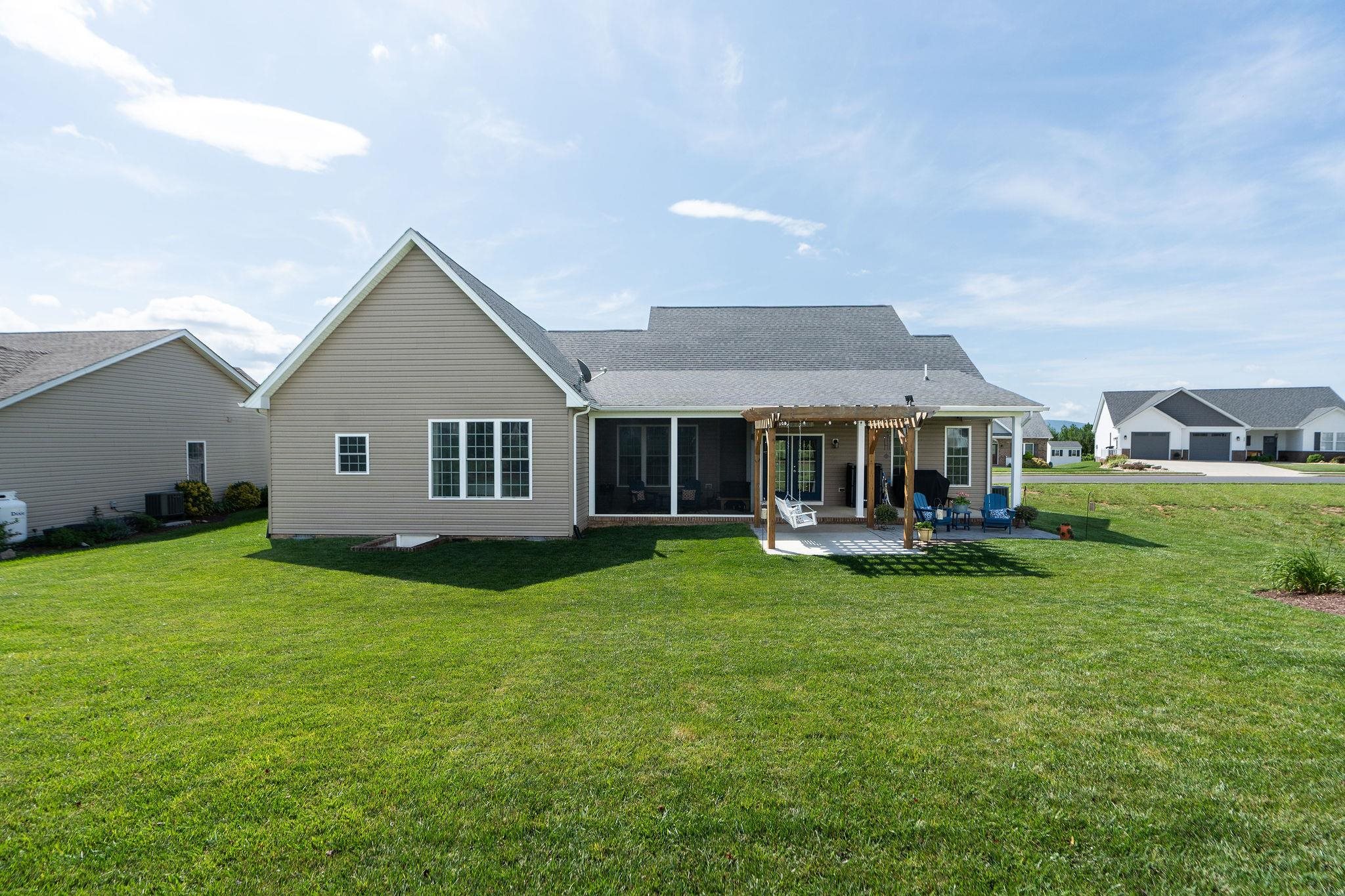 193 LOCUST GROVE LN, STUARTS DRAFT, Virginia 24477, 3 Bedrooms Bedrooms, ,2 BathroomsBathrooms,Residential,193 LOCUST GROVE LN,666006 MLS # 666006