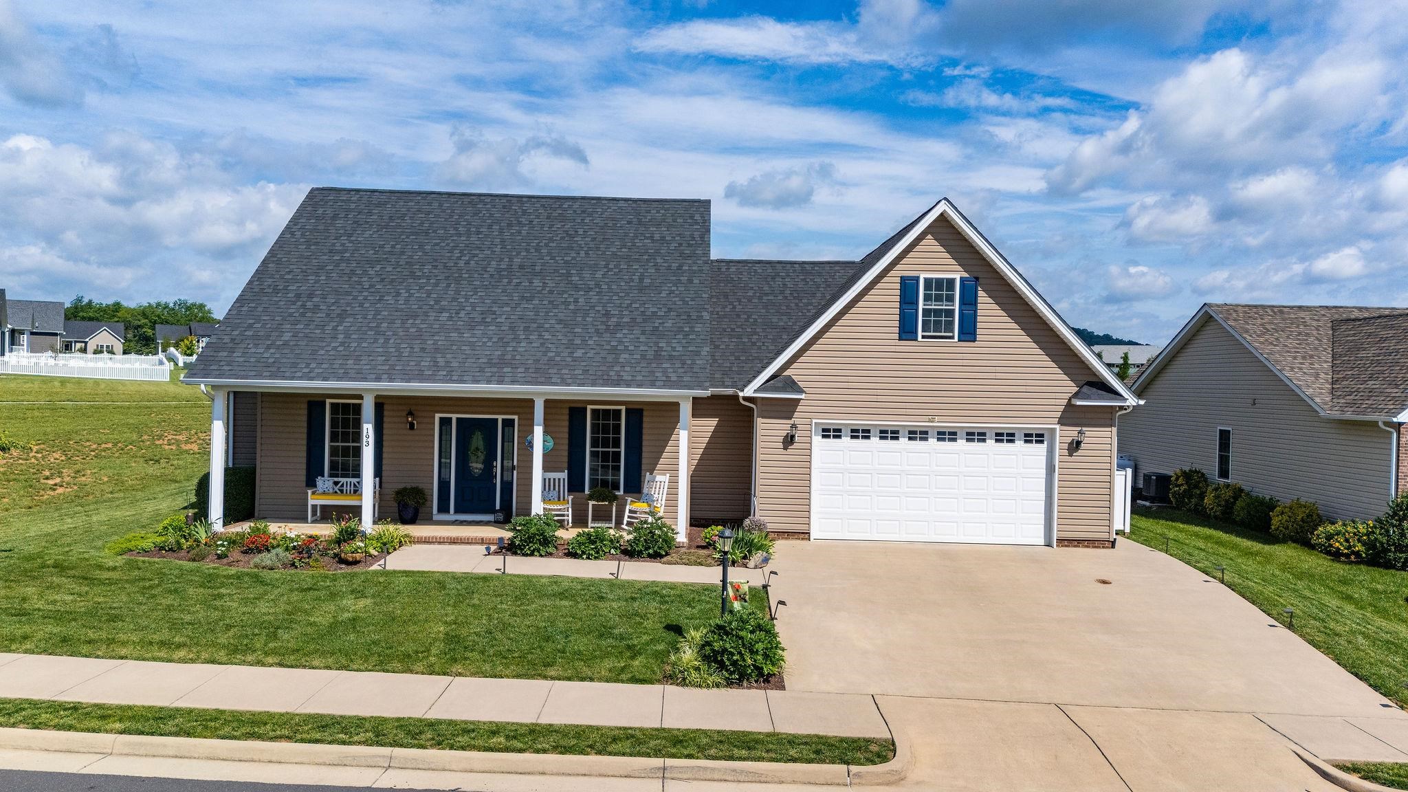 193 LOCUST GROVE LN, STUARTS DRAFT, Virginia 24477, 3 Bedrooms Bedrooms, ,2 BathroomsBathrooms,Residential,193 LOCUST GROVE LN,666006 MLS # 666006
