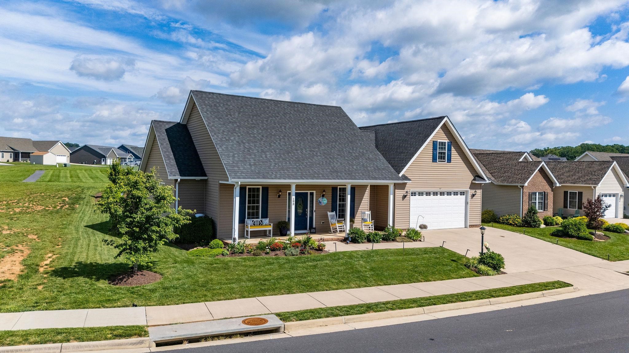 193 LOCUST GROVE LN, STUARTS DRAFT, Virginia 24477, 3 Bedrooms Bedrooms, ,2 BathroomsBathrooms,Residential,193 LOCUST GROVE LN,666006 MLS # 666006