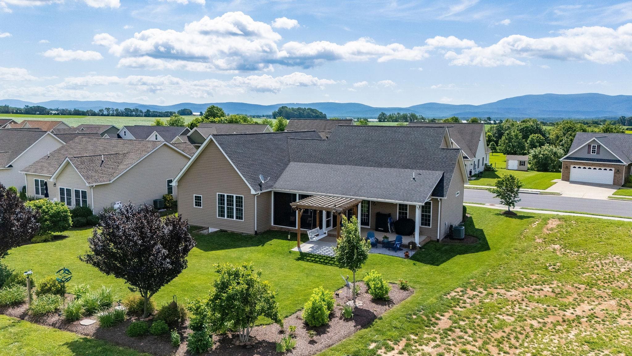 193 LOCUST GROVE LN, STUARTS DRAFT, Virginia 24477, 3 Bedrooms Bedrooms, ,2 BathroomsBathrooms,Residential,193 LOCUST GROVE LN,666006 MLS # 666006
