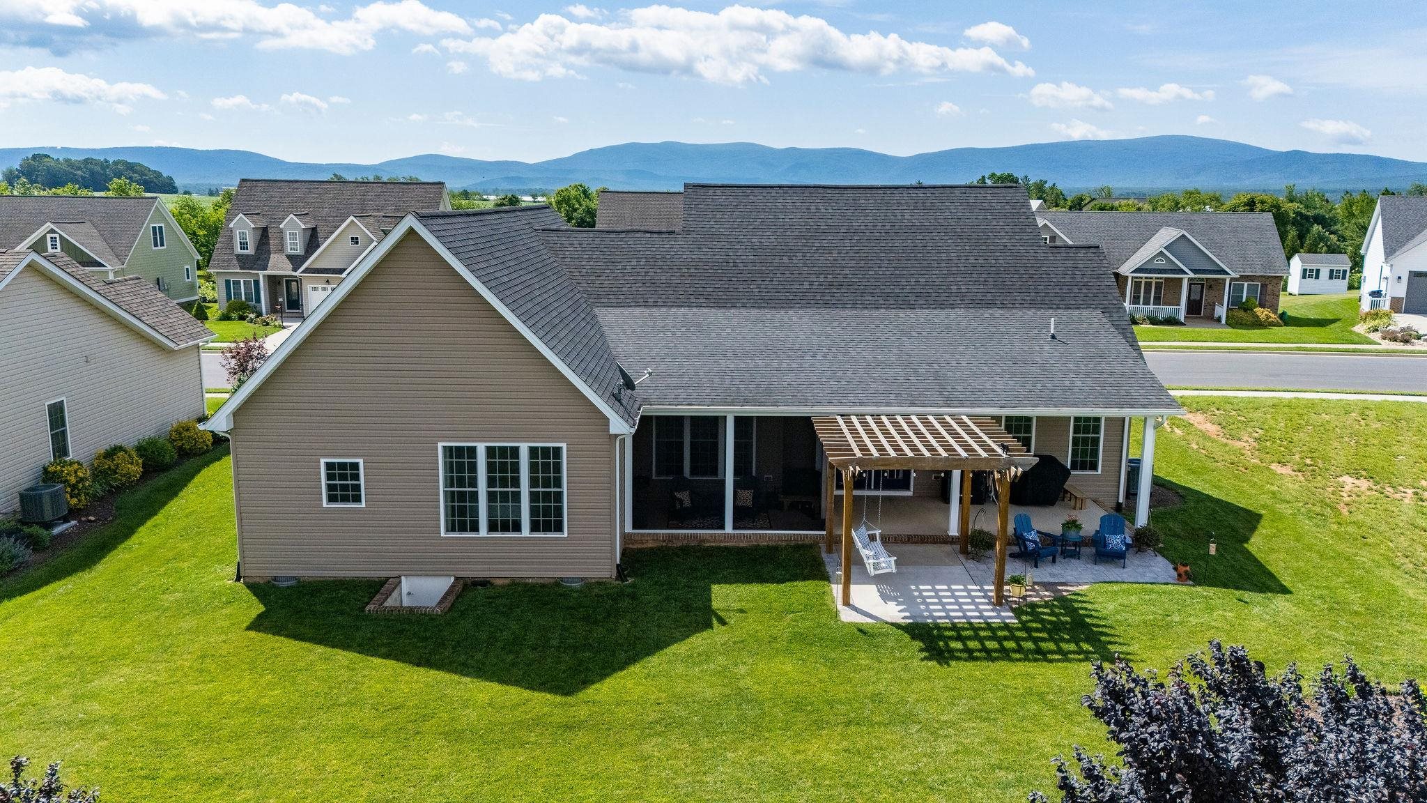 193 LOCUST GROVE LN, STUARTS DRAFT, Virginia 24477, 3 Bedrooms Bedrooms, ,2 BathroomsBathrooms,Residential,193 LOCUST GROVE LN,666006 MLS # 666006