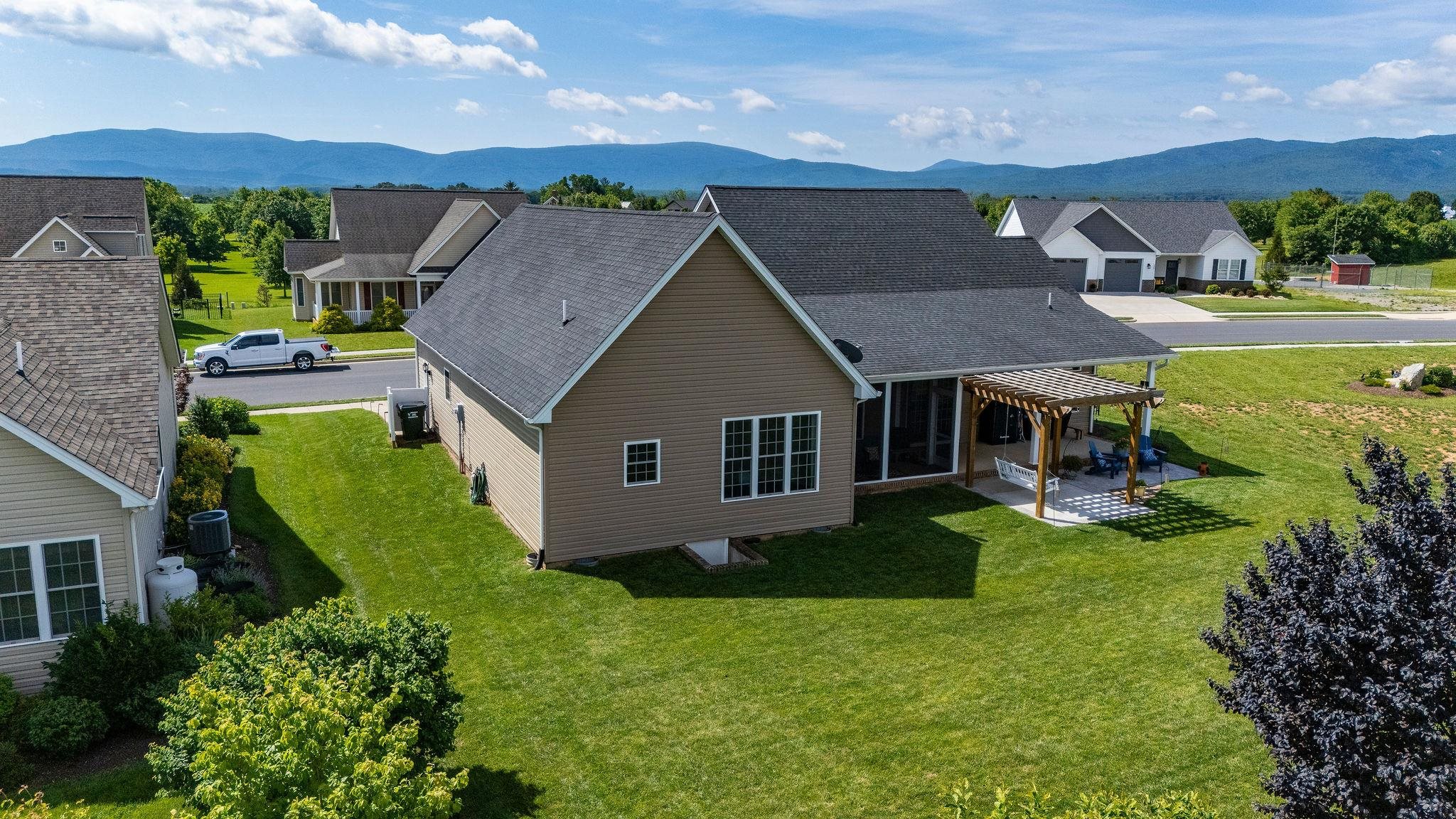 193 LOCUST GROVE LN, STUARTS DRAFT, Virginia 24477, 3 Bedrooms Bedrooms, ,2 BathroomsBathrooms,Residential,193 LOCUST GROVE LN,666006 MLS # 666006