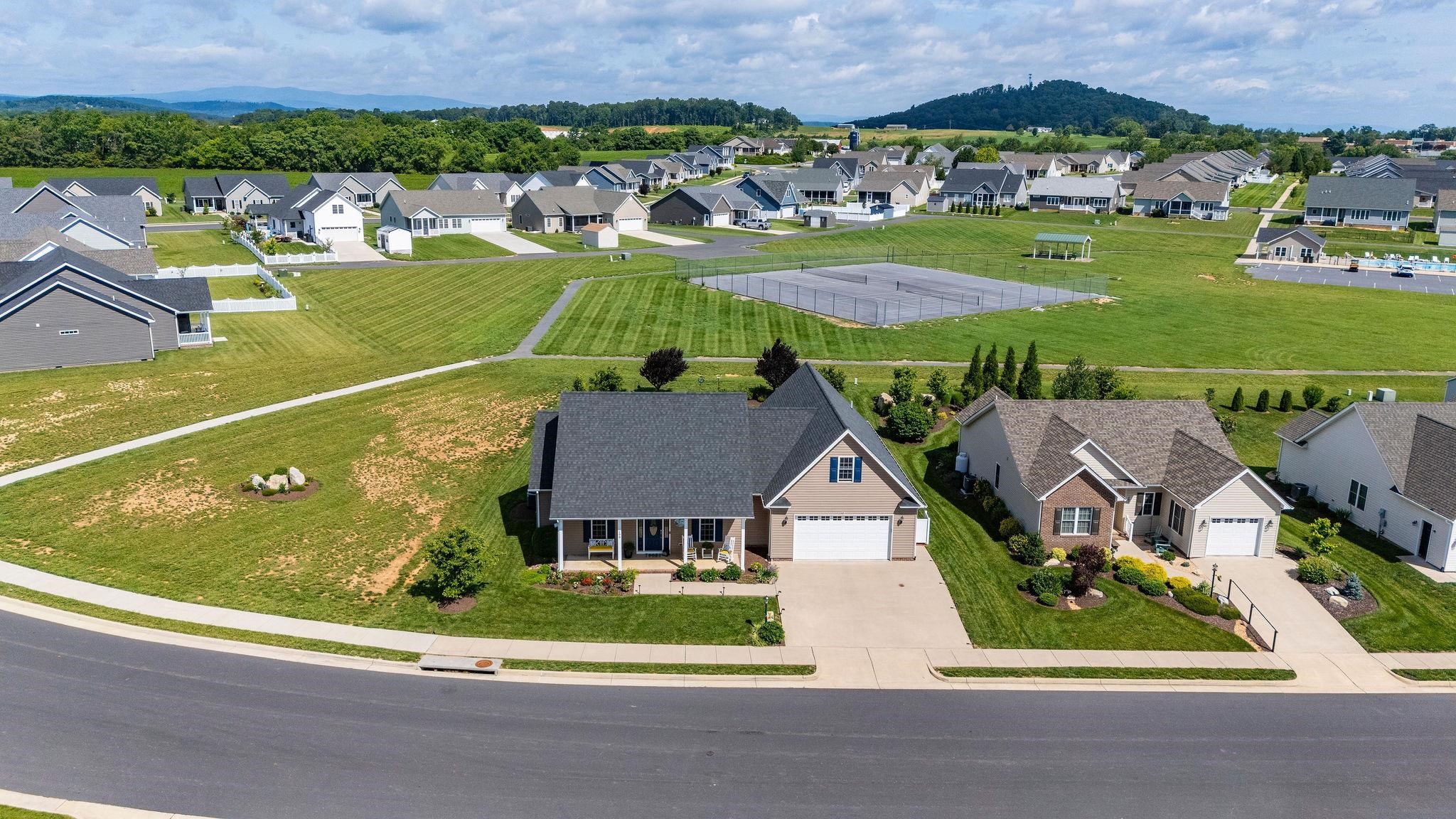 193 LOCUST GROVE LN, STUARTS DRAFT, Virginia 24477, 3 Bedrooms Bedrooms, ,2 BathroomsBathrooms,Residential,193 LOCUST GROVE LN,666006 MLS # 666006