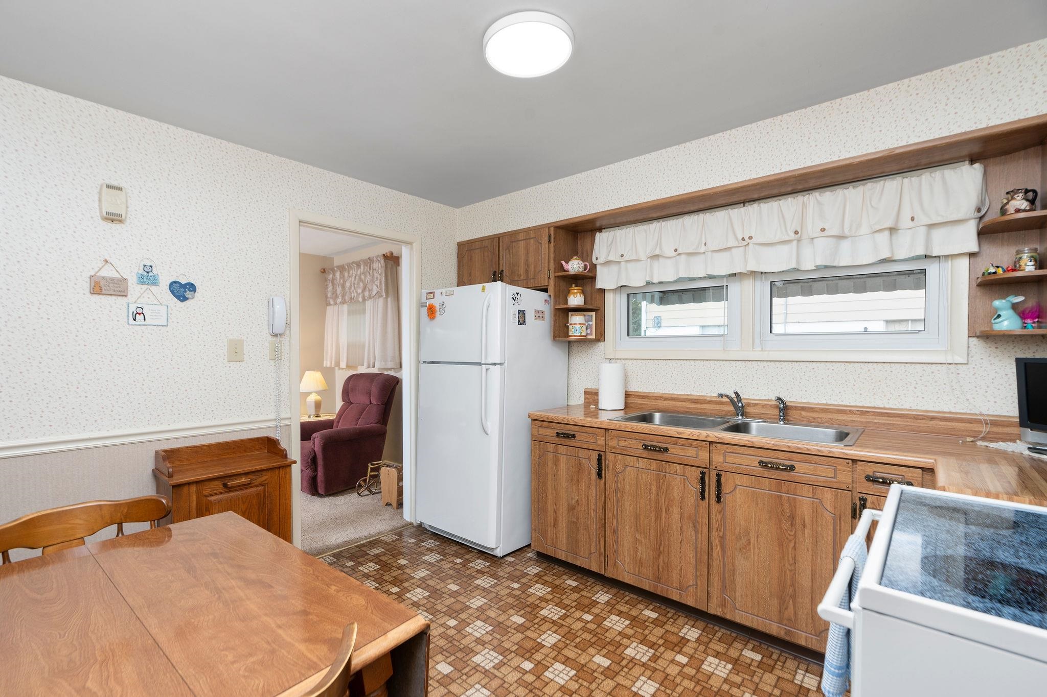 2517 N SHARLAINE DR, STAUNTON, Virginia 24401, 3 Bedrooms Bedrooms, ,1 BathroomBathrooms,Residential,2517 N SHARLAINE DR,666007 MLS # 666007