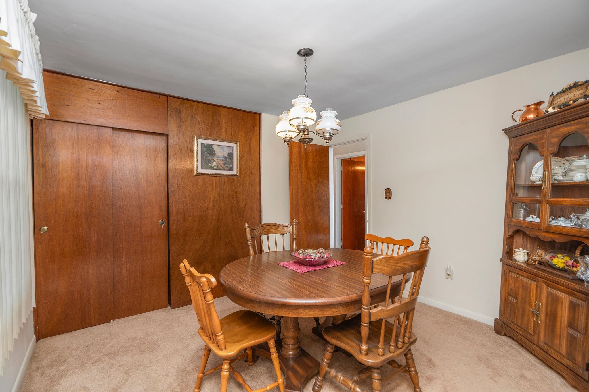 2517 N SHARLAINE DR, STAUNTON, Virginia 24401, 3 Bedrooms Bedrooms, ,1 BathroomBathrooms,Residential,2517 N SHARLAINE DR,666007 MLS # 666007