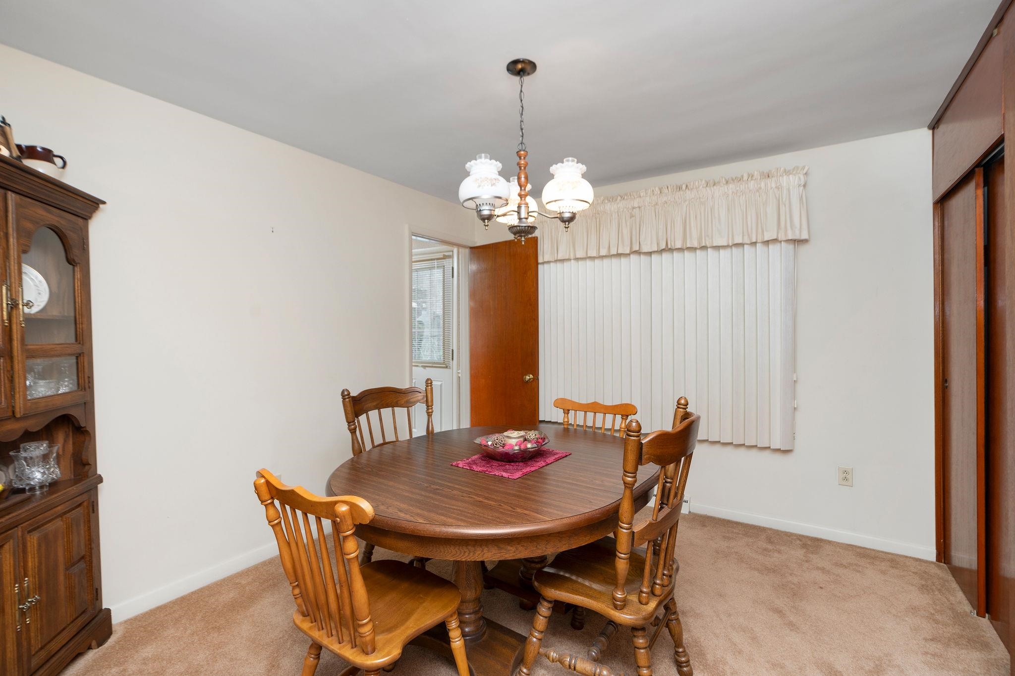 2517 N SHARLAINE DR, STAUNTON, Virginia 24401, 3 Bedrooms Bedrooms, ,1 BathroomBathrooms,Residential,2517 N SHARLAINE DR,666007 MLS # 666007