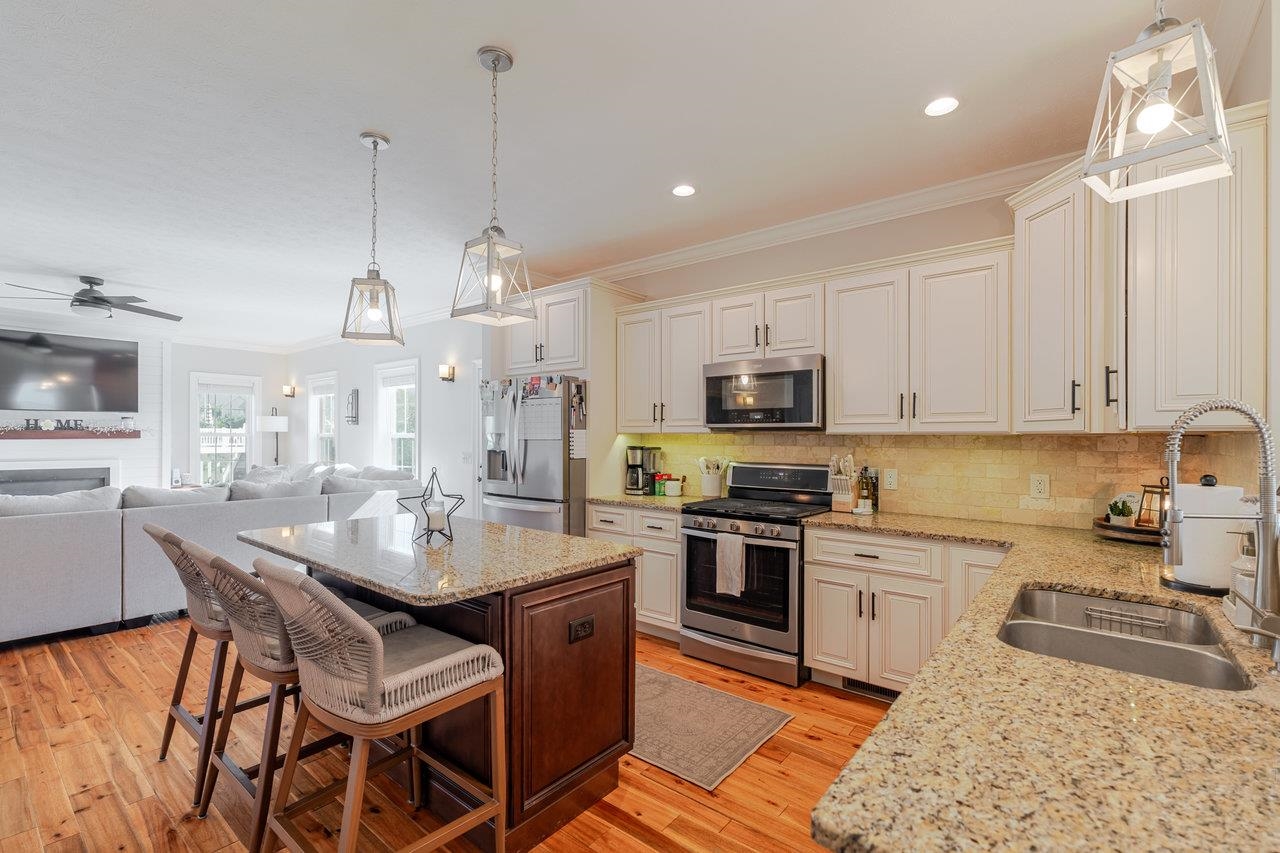 731 HIDDEN BROOK RD, MCGAHEYSVILLE, Virginia 22840, 5 Bedrooms Bedrooms, ,4 BathroomsBathrooms,Residential,731 HIDDEN BROOK RD,666011 MLS # 666011