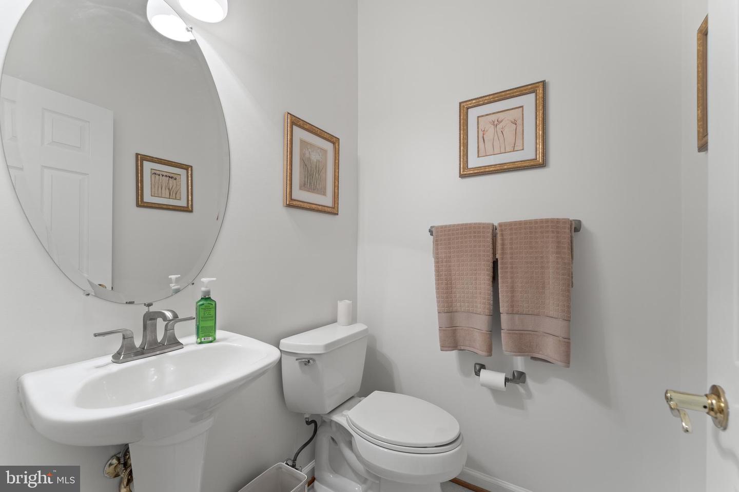 6847 CREEK CREST WAY, SPRINGFIELD, Virginia 22150, 5 Bedrooms Bedrooms, ,4 BathroomsBathrooms,Residential,For sale,6847 CREEK CREST WAY,VAFX2248974 MLS # VAFX2248974