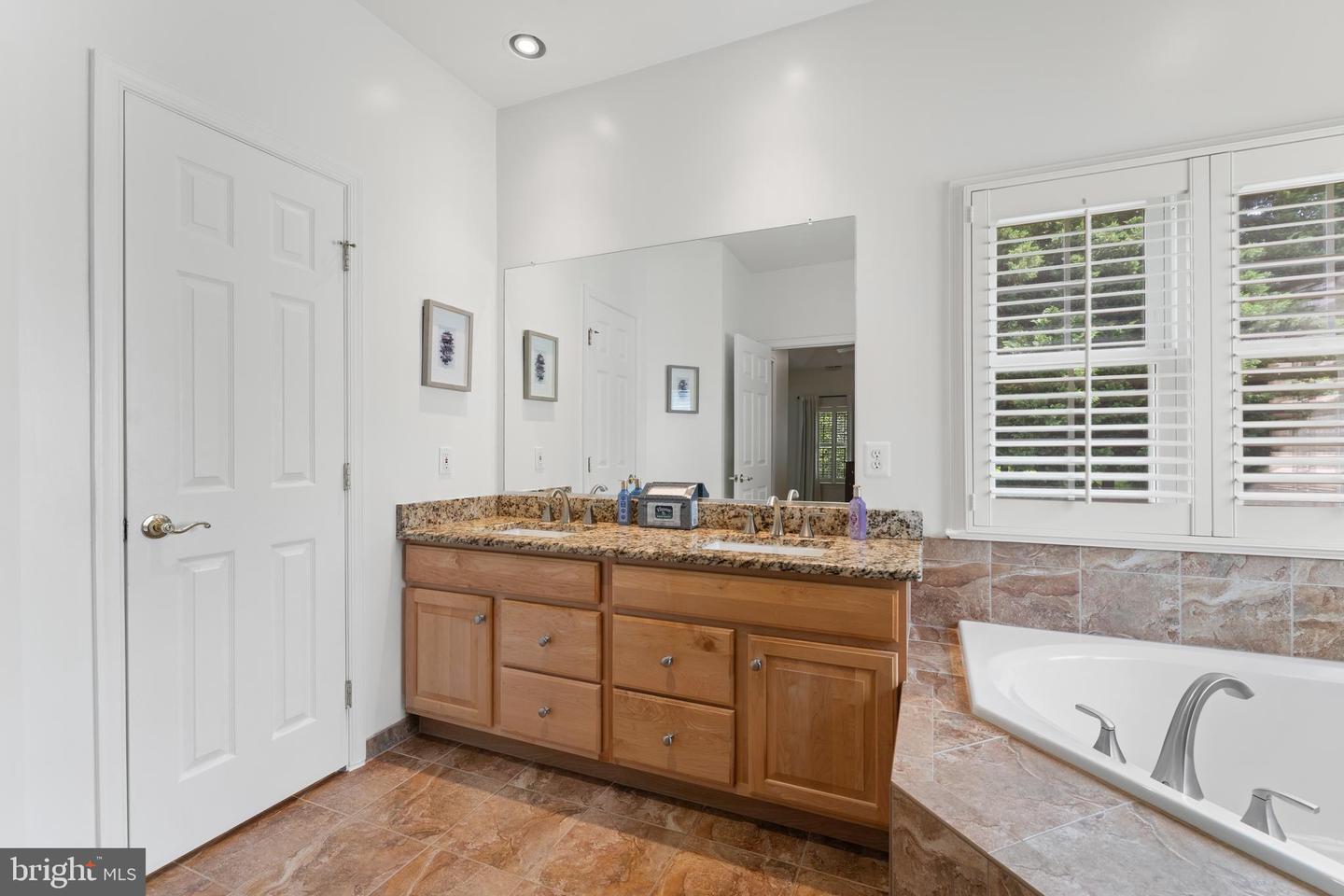 6847 CREEK CREST WAY, SPRINGFIELD, Virginia 22150, 5 Bedrooms Bedrooms, ,4 BathroomsBathrooms,Residential,For sale,6847 CREEK CREST WAY,VAFX2248974 MLS # VAFX2248974
