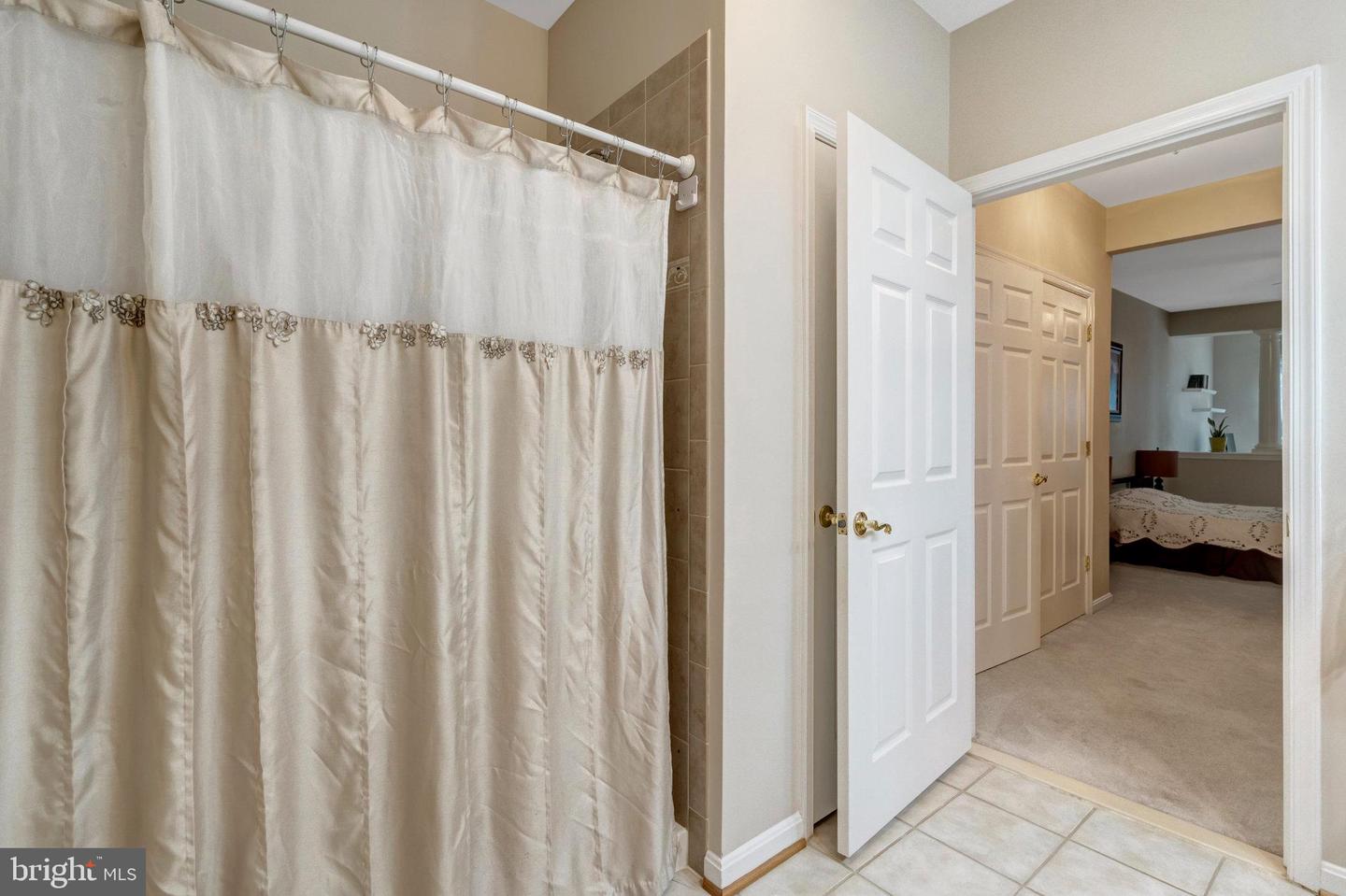 20810 NOBLE TER #104, STERLING, Virginia 20165, 3 Bedrooms Bedrooms, ,2 BathroomsBathrooms,Residential,For sale,20810 NOBLE TER #104,VALO2100026 MLS # VALO2100026