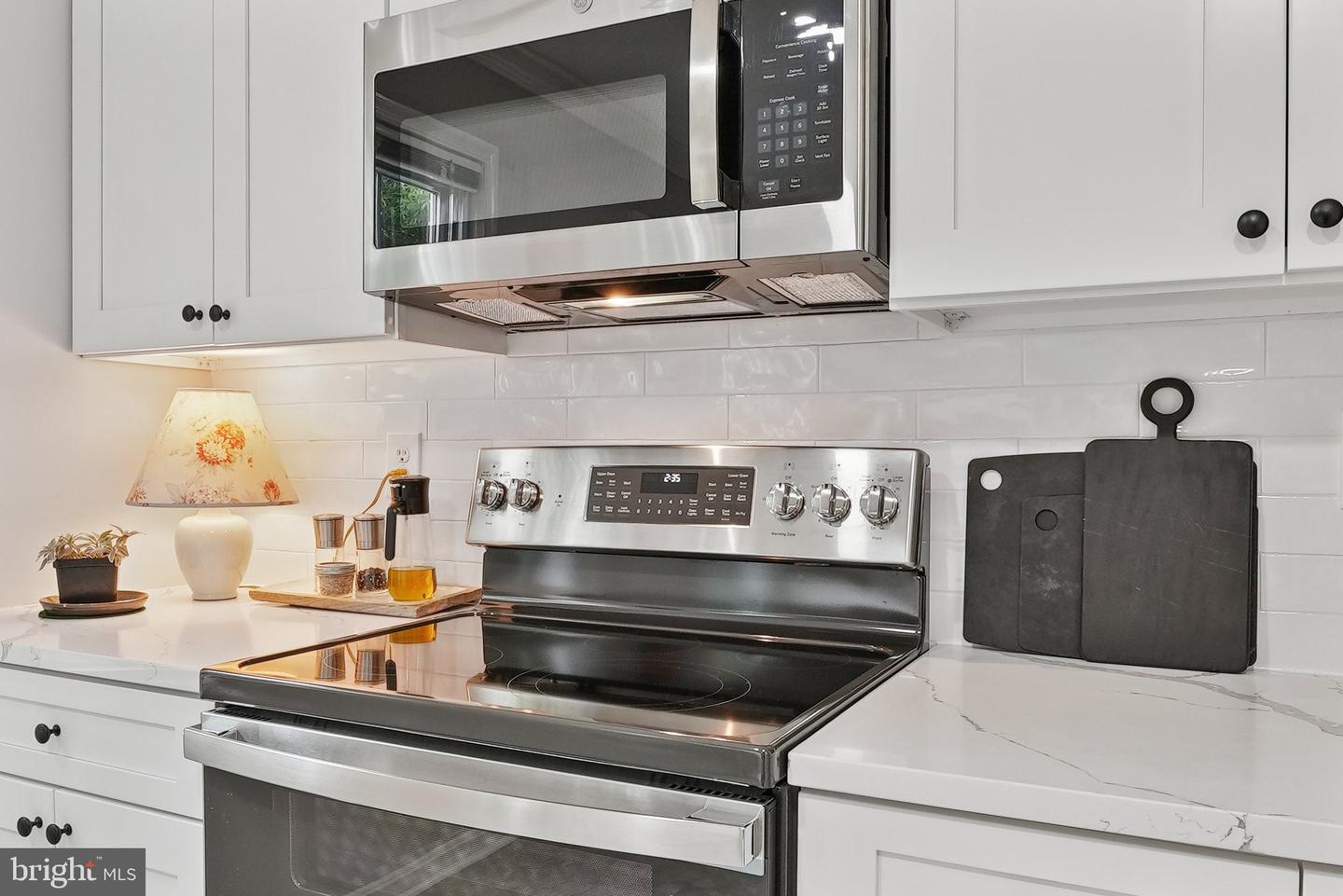 121 HARRISON ST NE, LEESBURG, Virginia 20176, 3 Bedrooms Bedrooms, ,3 BathroomsBathrooms,Residential,For sale,121 HARRISON ST NE,VALO2100010 MLS # VALO2100010