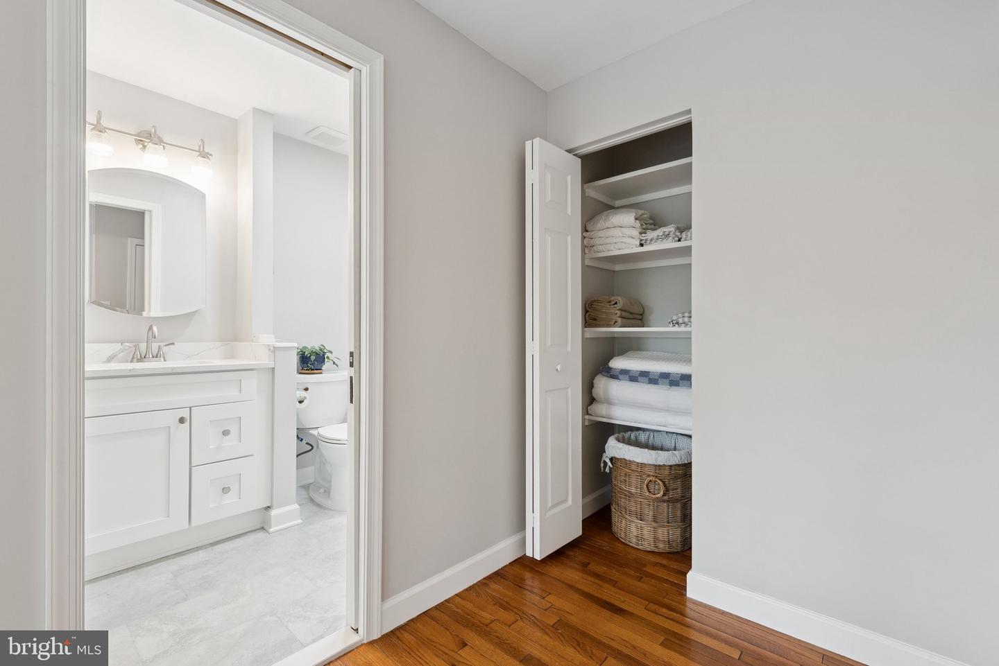 121 HARRISON ST NE, LEESBURG, Virginia 20176, 3 Bedrooms Bedrooms, ,3 BathroomsBathrooms,Residential,For sale,121 HARRISON ST NE,VALO2100010 MLS # VALO2100010