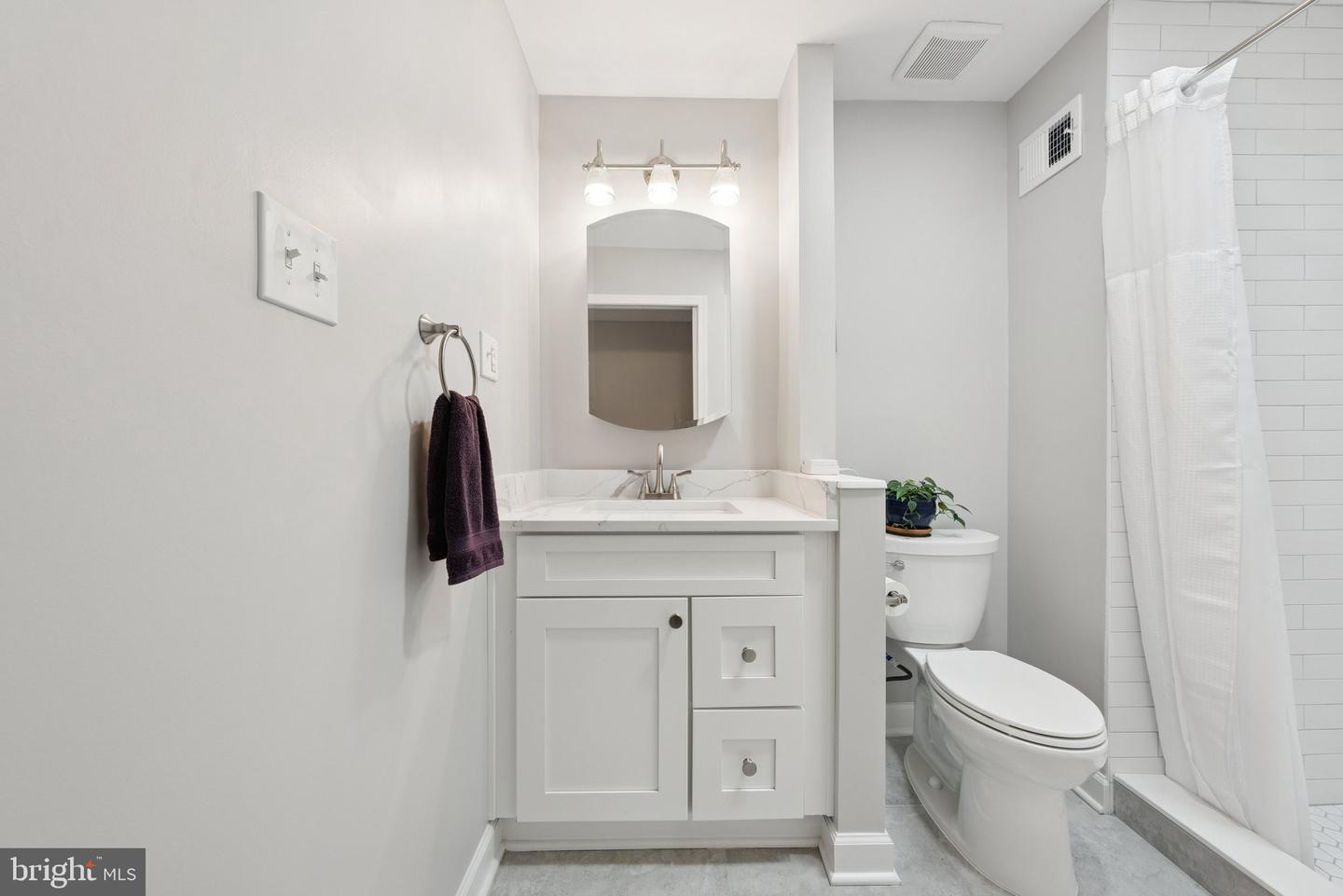 121 HARRISON ST NE, LEESBURG, Virginia 20176, 3 Bedrooms Bedrooms, ,3 BathroomsBathrooms,Residential,For sale,121 HARRISON ST NE,VALO2100010 MLS # VALO2100010