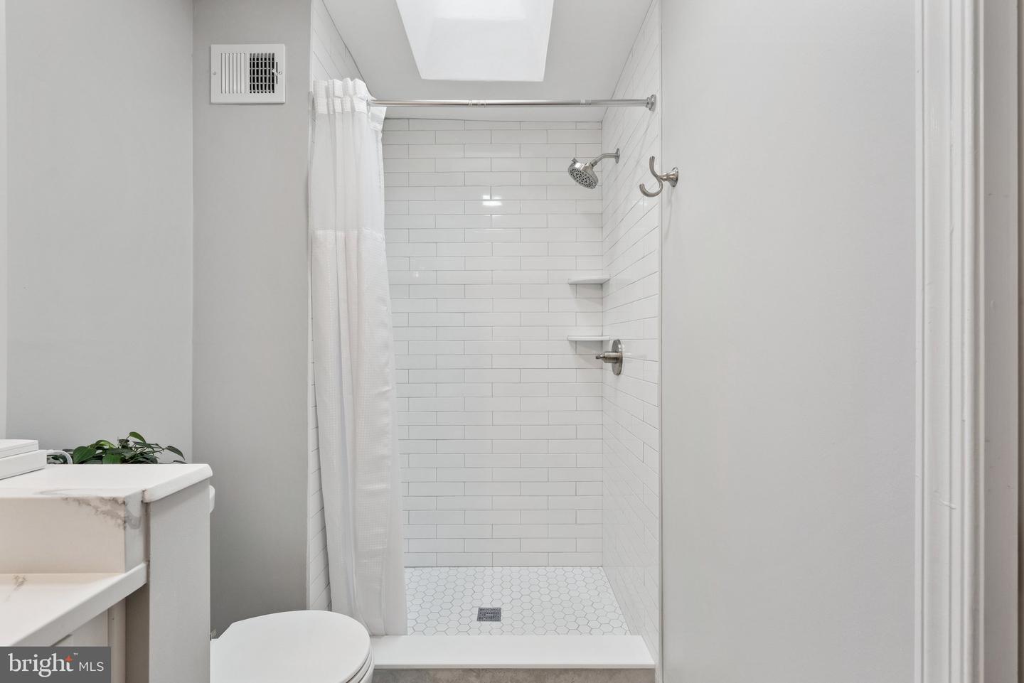 121 HARRISON ST NE, LEESBURG, Virginia 20176, 3 Bedrooms Bedrooms, ,3 BathroomsBathrooms,Residential,For sale,121 HARRISON ST NE,VALO2100010 MLS # VALO2100010