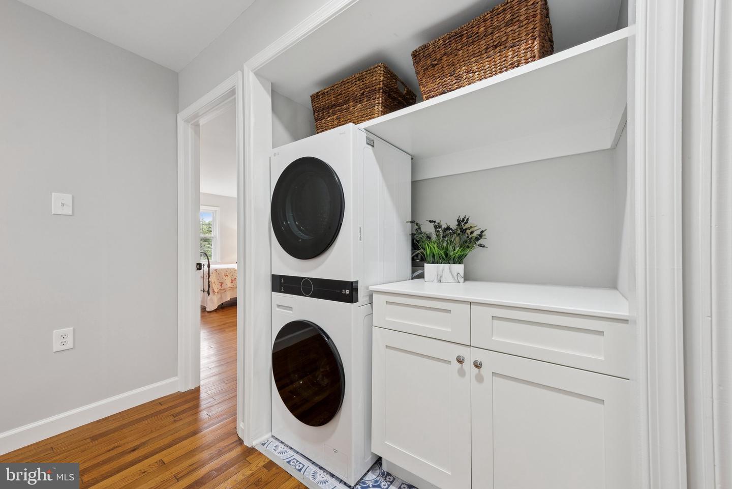 121 HARRISON ST NE, LEESBURG, Virginia 20176, 3 Bedrooms Bedrooms, ,3 BathroomsBathrooms,Residential,For sale,121 HARRISON ST NE,VALO2100010 MLS # VALO2100010