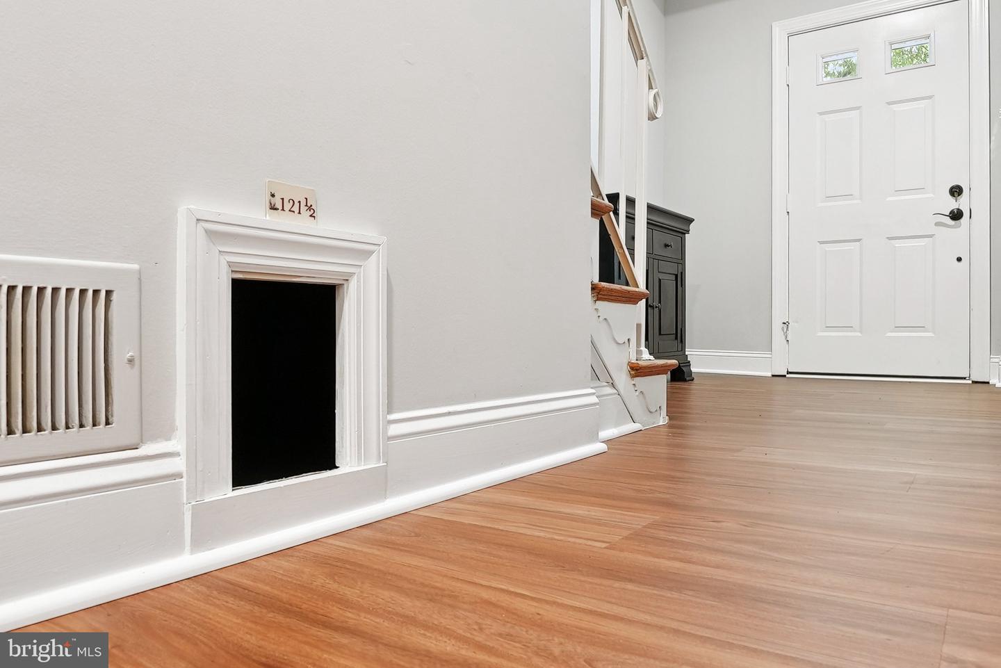 121 HARRISON ST NE, LEESBURG, Virginia 20176, 3 Bedrooms Bedrooms, ,3 BathroomsBathrooms,Residential,For sale,121 HARRISON ST NE,VALO2100010 MLS # VALO2100010