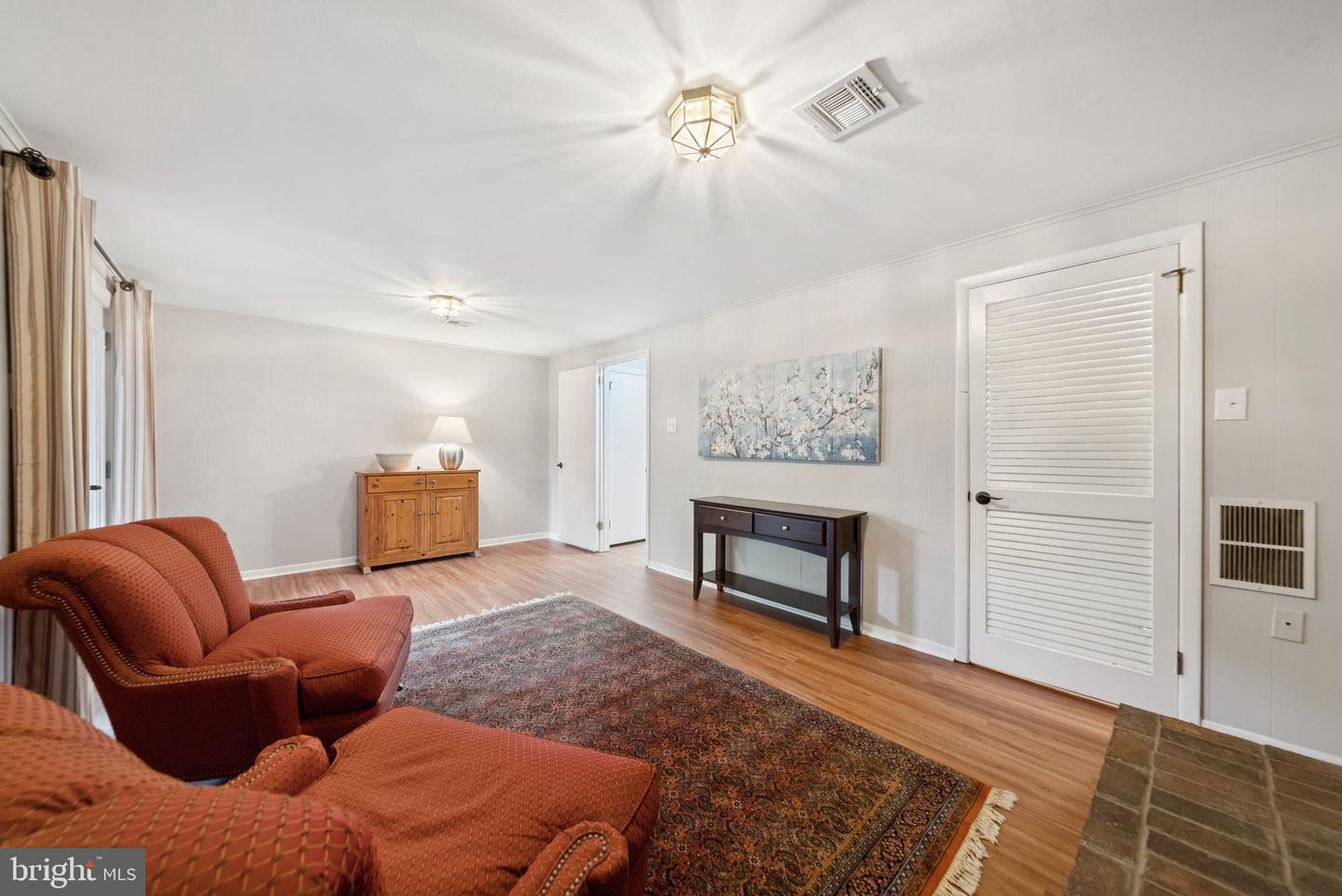 121 HARRISON ST NE, LEESBURG, Virginia 20176, 3 Bedrooms Bedrooms, ,3 BathroomsBathrooms,Residential,For sale,121 HARRISON ST NE,VALO2100010 MLS # VALO2100010