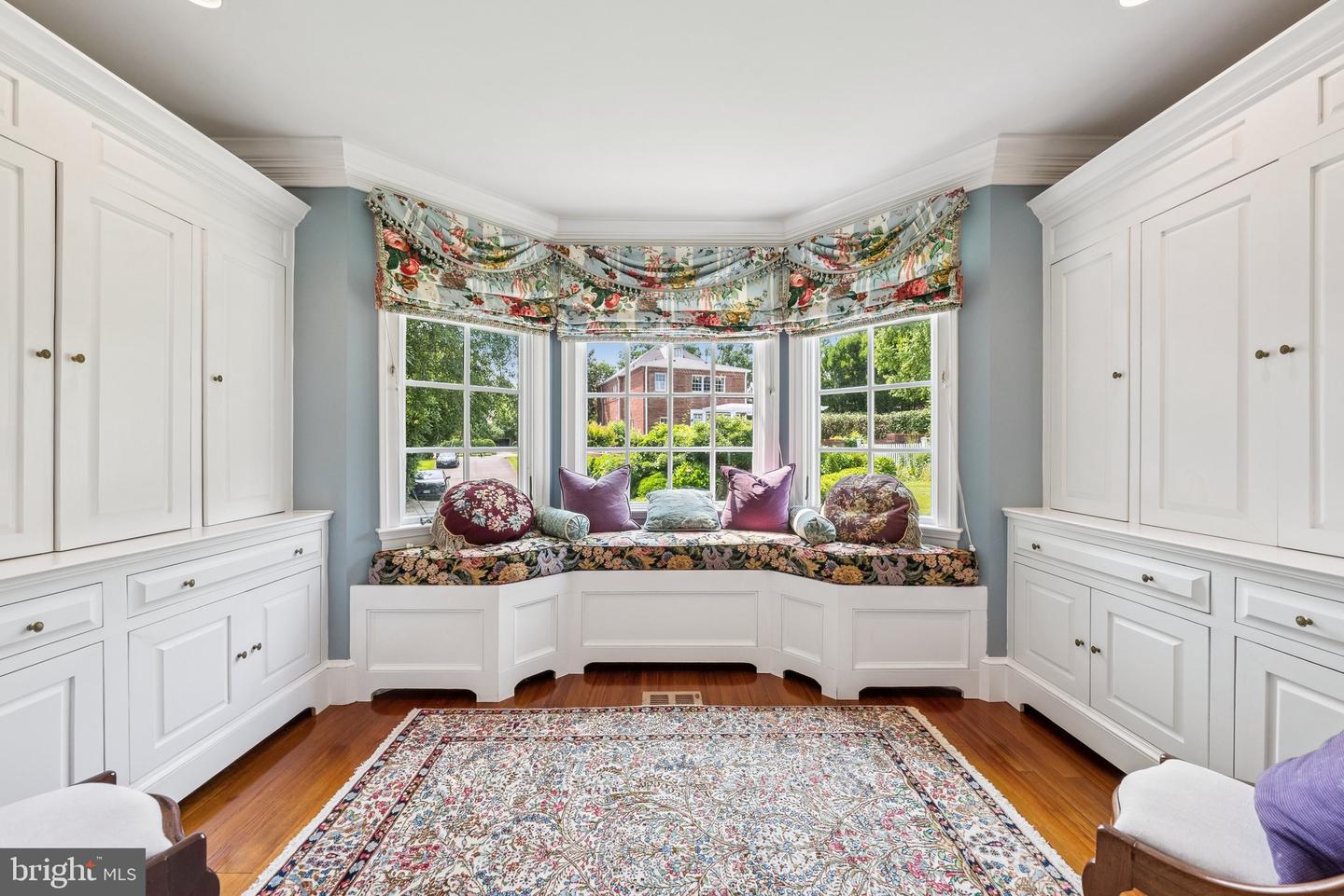 320 1/2 MANSION DR, ALEXANDRIA, Virginia 22302, 4 Bedrooms Bedrooms, ,6 BathroomsBathrooms,Residential,For sale,320 1/2 MANSION DR,VAAX2046736 MLS # VAAX2046736