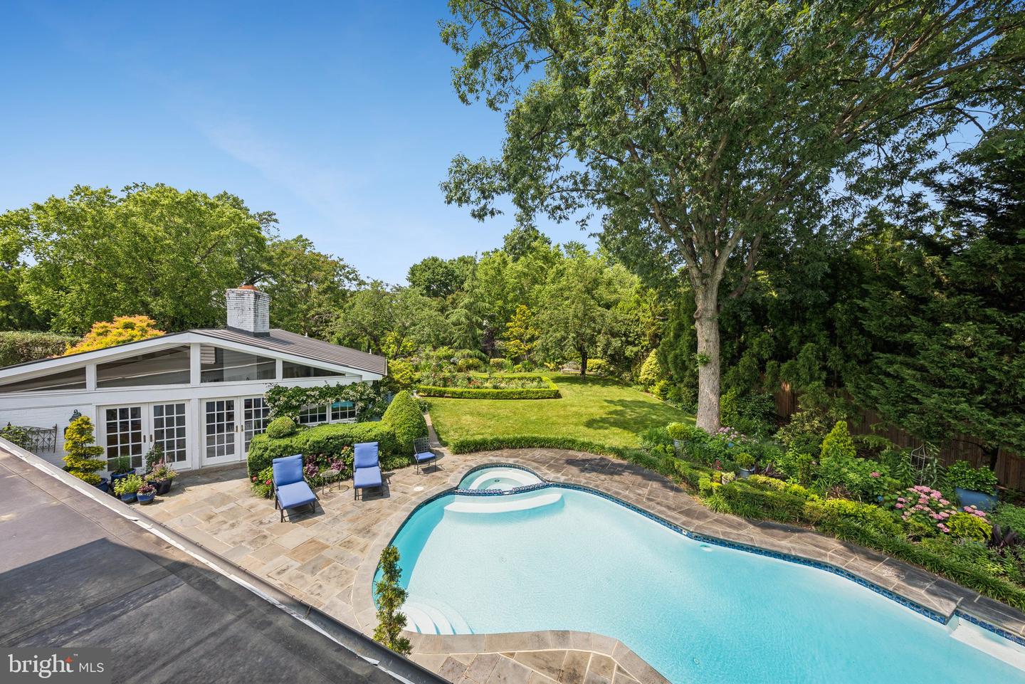 320 1/2 MANSION DR, ALEXANDRIA, Virginia 22302, 4 Bedrooms Bedrooms, ,6 BathroomsBathrooms,Residential,For sale,320 1/2 MANSION DR,VAAX2046736 MLS # VAAX2046736