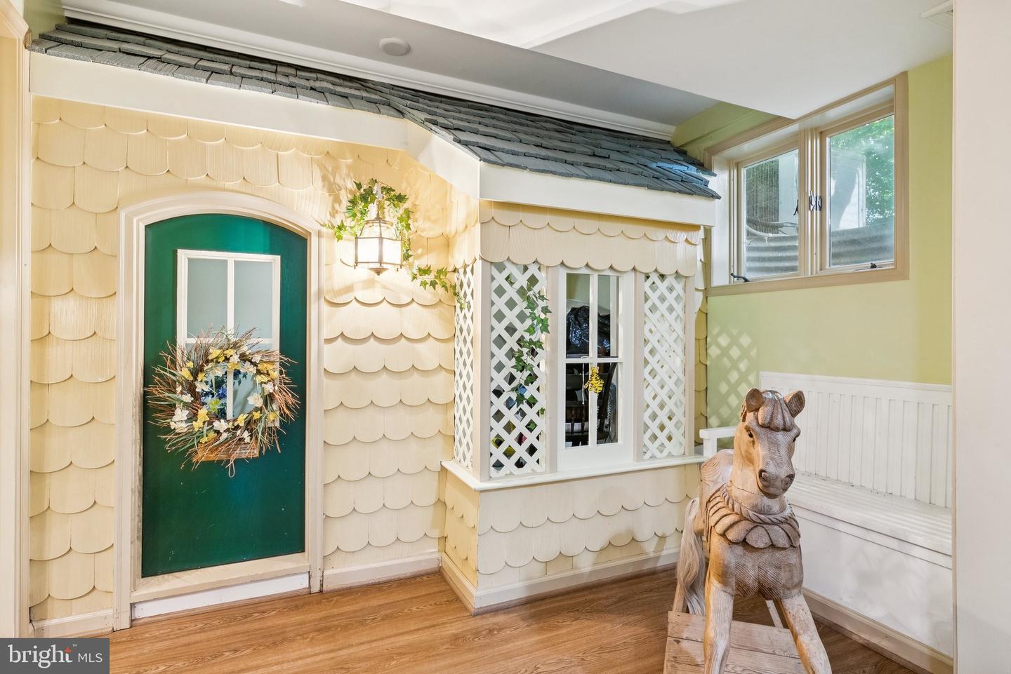 320 1/2 MANSION DR, ALEXANDRIA, Virginia 22302, 4 Bedrooms Bedrooms, ,6 BathroomsBathrooms,Residential,For sale,320 1/2 MANSION DR,VAAX2046736 MLS # VAAX2046736