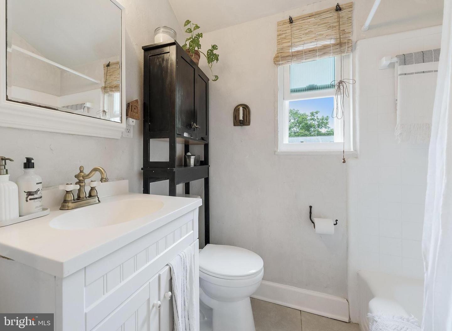 1605 WOODBINE ST, ALEXANDRIA, Virginia 22302, 3 Bedrooms Bedrooms, ,1 BathroomBathrooms,Residential,For sale,1605 WOODBINE ST,VAAX2046738 MLS # VAAX2046738