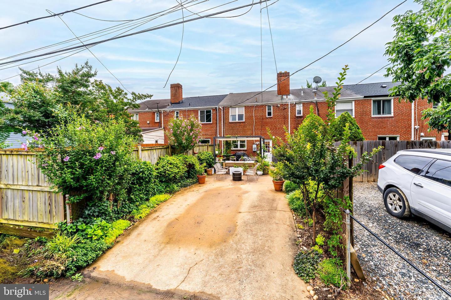 1605 WOODBINE ST, ALEXANDRIA, Virginia 22302, 3 Bedrooms Bedrooms, ,1 BathroomBathrooms,Residential,For sale,1605 WOODBINE ST,VAAX2046738 MLS # VAAX2046738