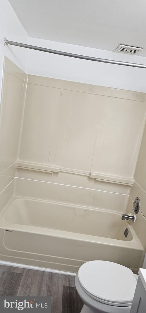 10725 WEST DR #301, FAIRFAX, Virginia 22030, 2 Bedrooms Bedrooms, ,1 BathroomBathrooms,Residential,For sale,10725 WEST DR #301,VAFC2006508 MLS # VAFC2006508