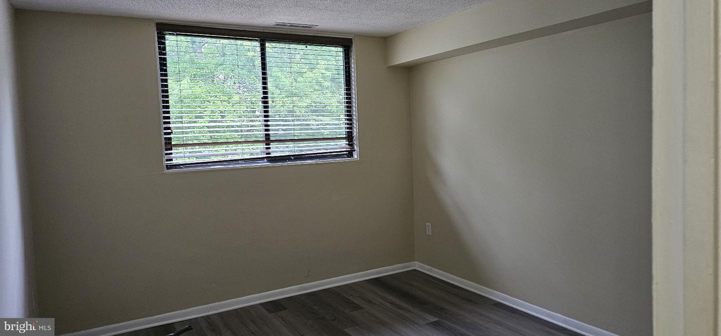 10725 WEST DR #301, FAIRFAX, Virginia 22030, 2 Bedrooms Bedrooms, ,1 BathroomBathrooms,Residential,For sale,10725 WEST DR #301,VAFC2006508 MLS # VAFC2006508